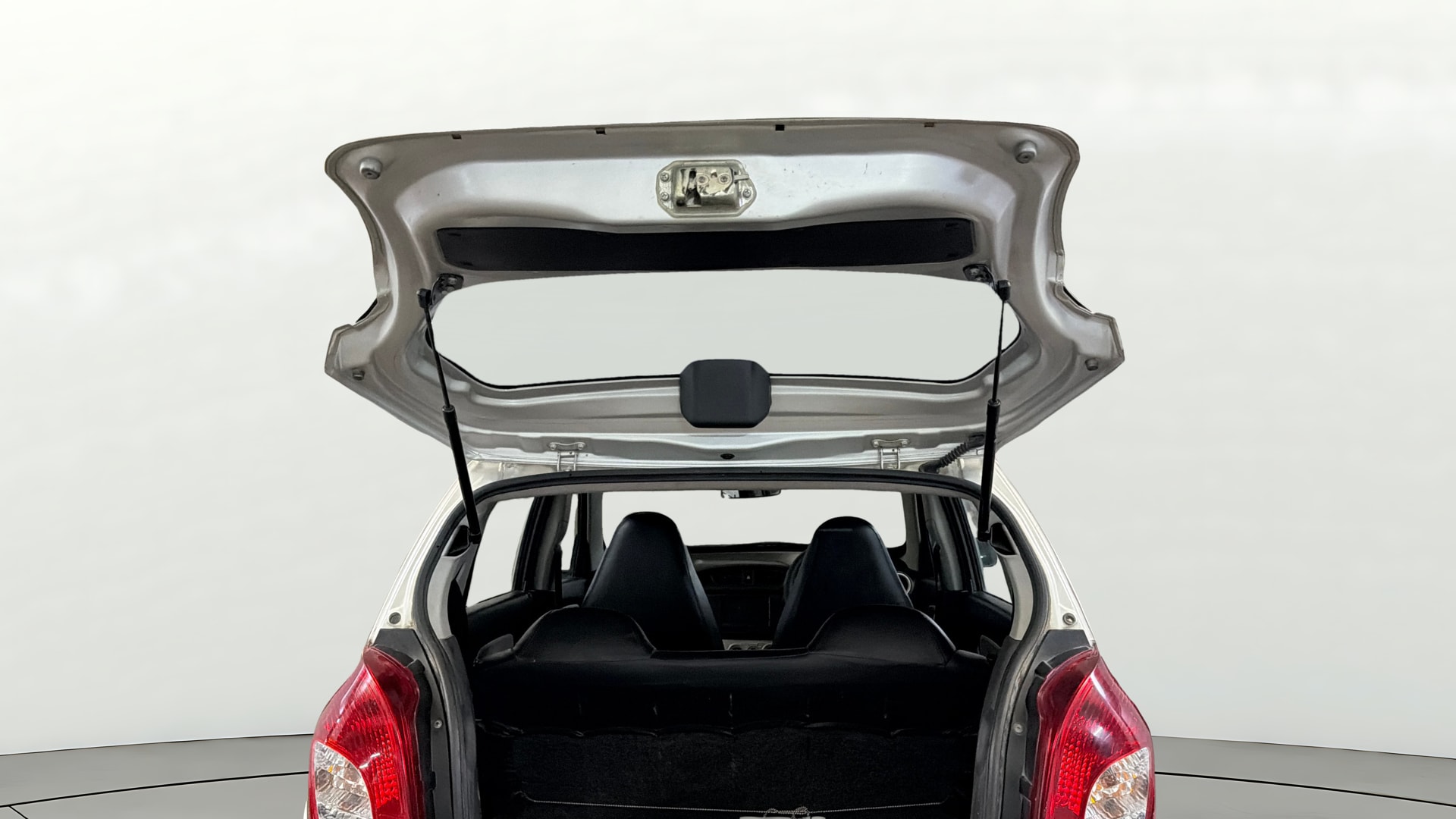 View 2021 Maruti Suzuki 1000 Base Variant Image 16 Used 2021 Maruti Suzuki 1000 Base Variant Image 16