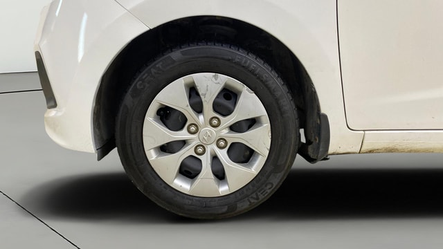 View Hyundai Xcent Image 32 Used Hyundai Xcent Image 32