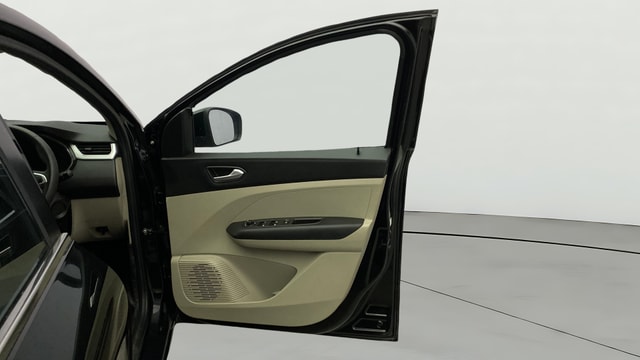 View Renault Triber Image 46 Used Renault Triber Image 46