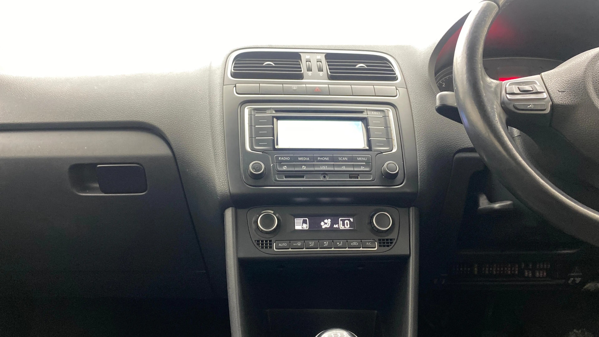 View 2014 Volkswagen Cross Polo 1.2 MPI Petrol Image 17 Used 2014 Volkswagen Cross Polo 1.2 MPI Petrol Image 17