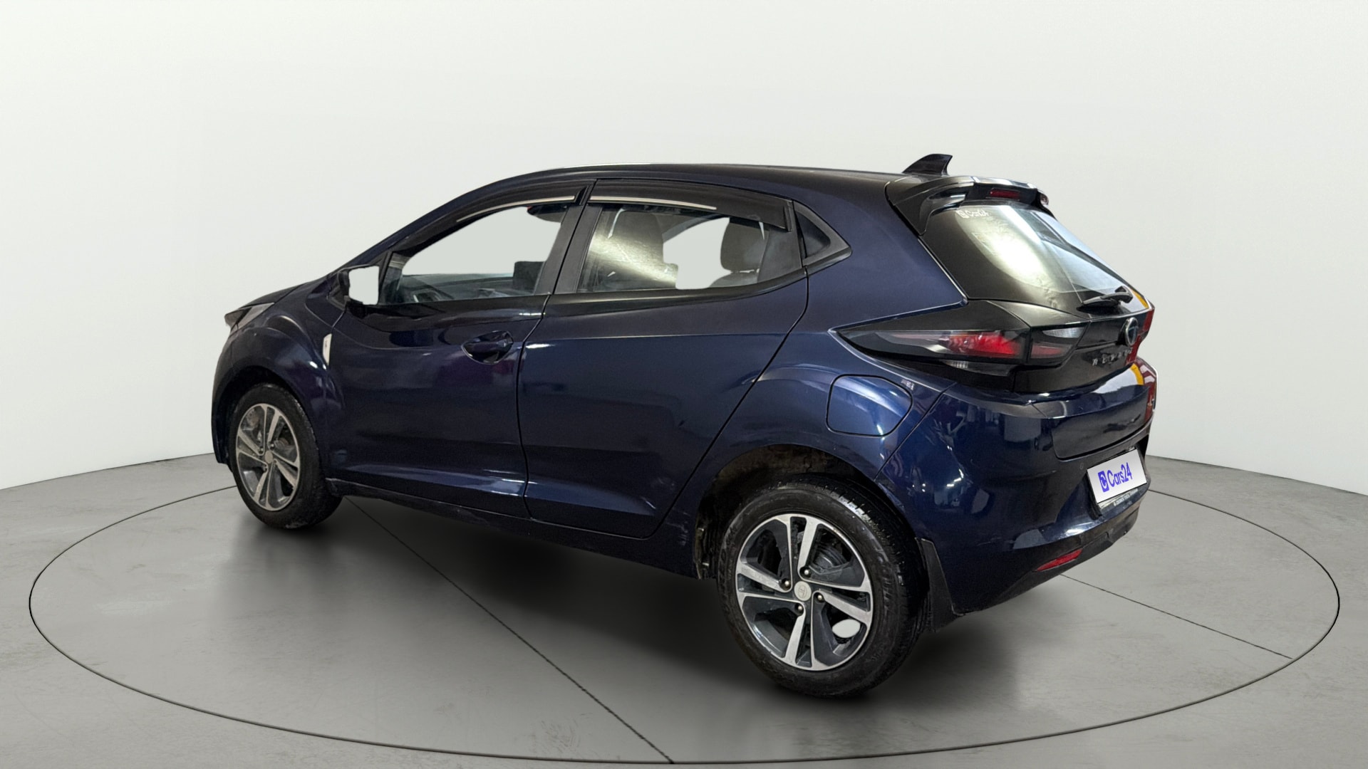 View 2025 Tata Altroz XZ Petrol Image 2 Used 2025 Tata Altroz XZ Petrol Image 2