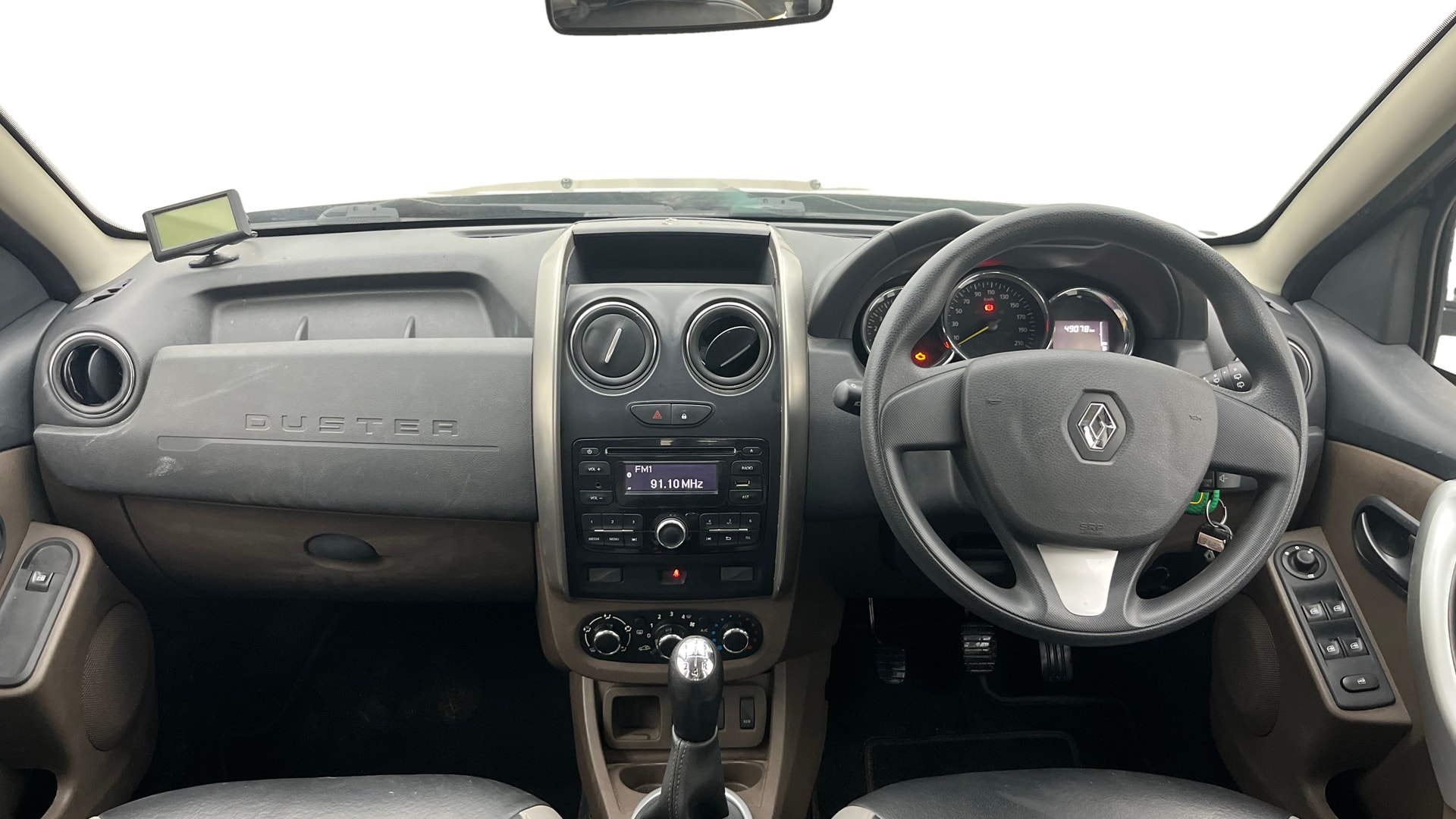 View 2016 Renault Duster Diesel 110PS RXZ AMT Image 15 Used 2016 Renault Duster Diesel 110PS RXZ AMT Image 15