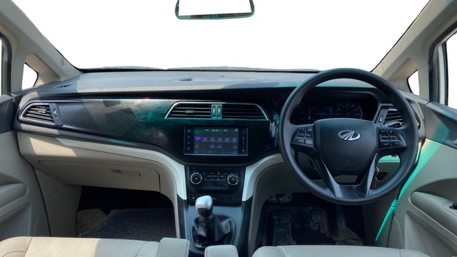 View Mahindra Marazzo Image 32 Used Mahindra Marazzo Image 32