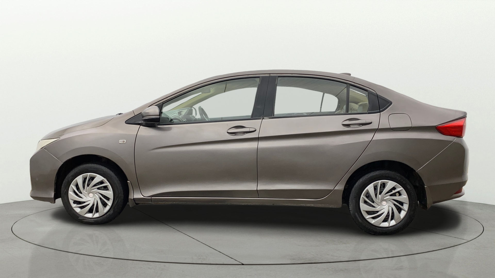 View 2017 Honda City ZX MT Diesel Anniversary Edition Image 6 Used 2017 Honda City ZX MT Diesel Anniversary Edition Image 6