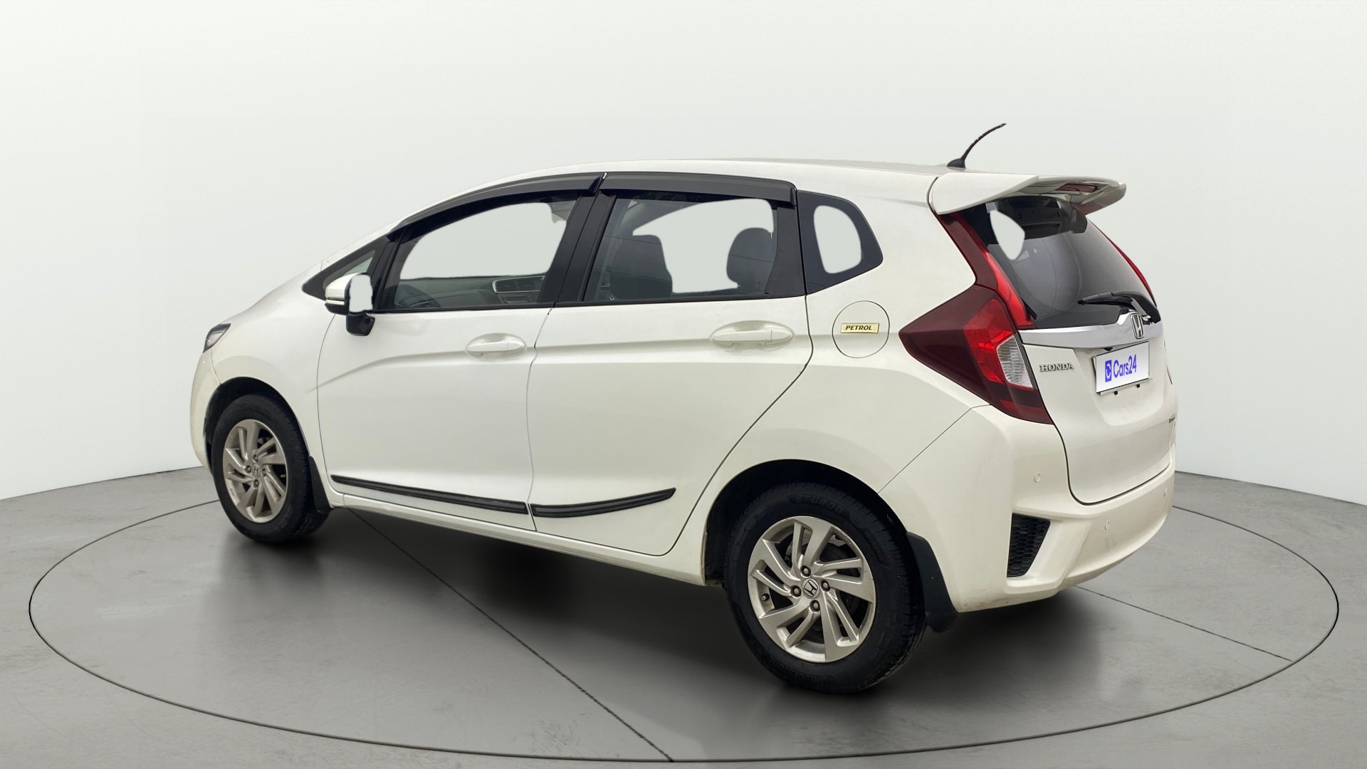 View 2017 Honda Jazz E MT Diesel Image 2 Used 2017 Honda Jazz E MT Diesel Image 2