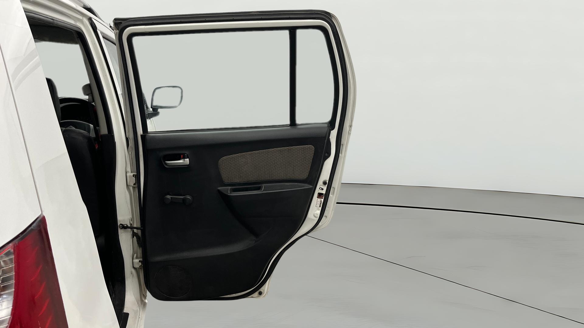 View 2014 Maruti Suzuki 1000 Base Variant Image 5 Used 2014 Maruti Suzuki 1000 Base Variant Image 5