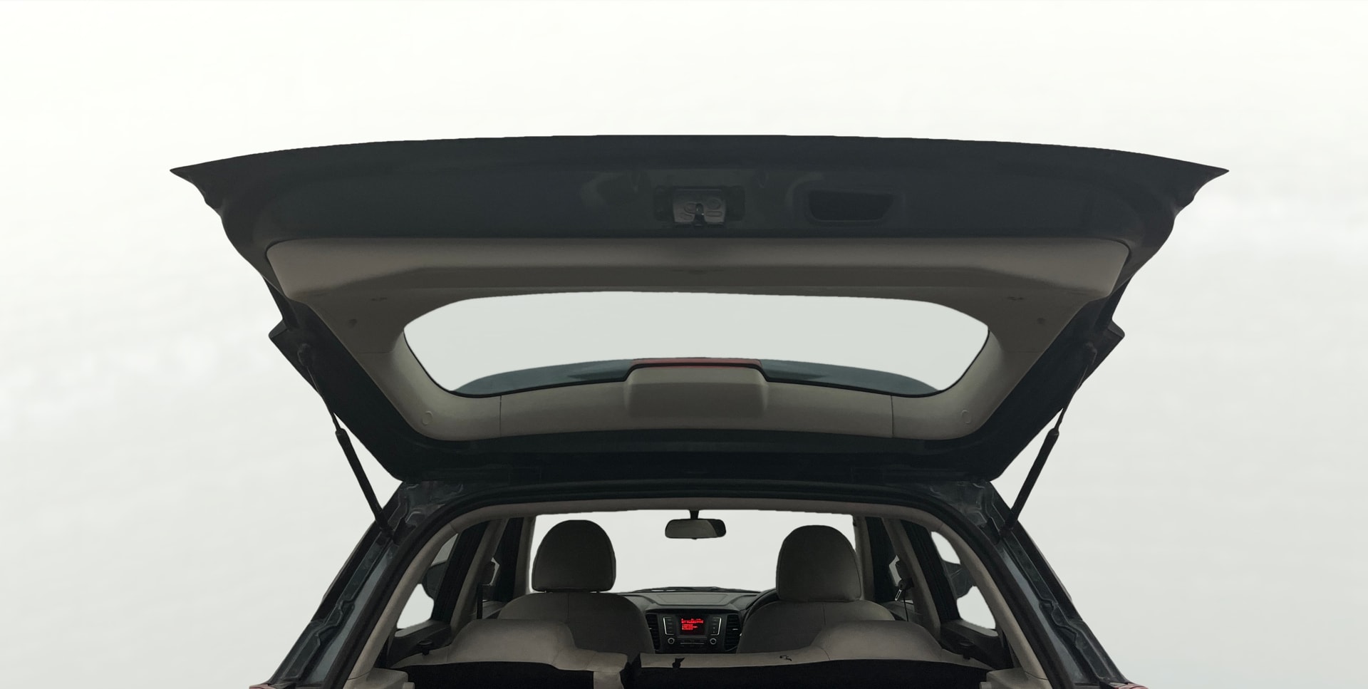 View 2024 Mahindra XUV300 W4 Petrol BS IV Image 16 Used 2024 Mahindra XUV300 W4 Petrol BS IV Image 16
