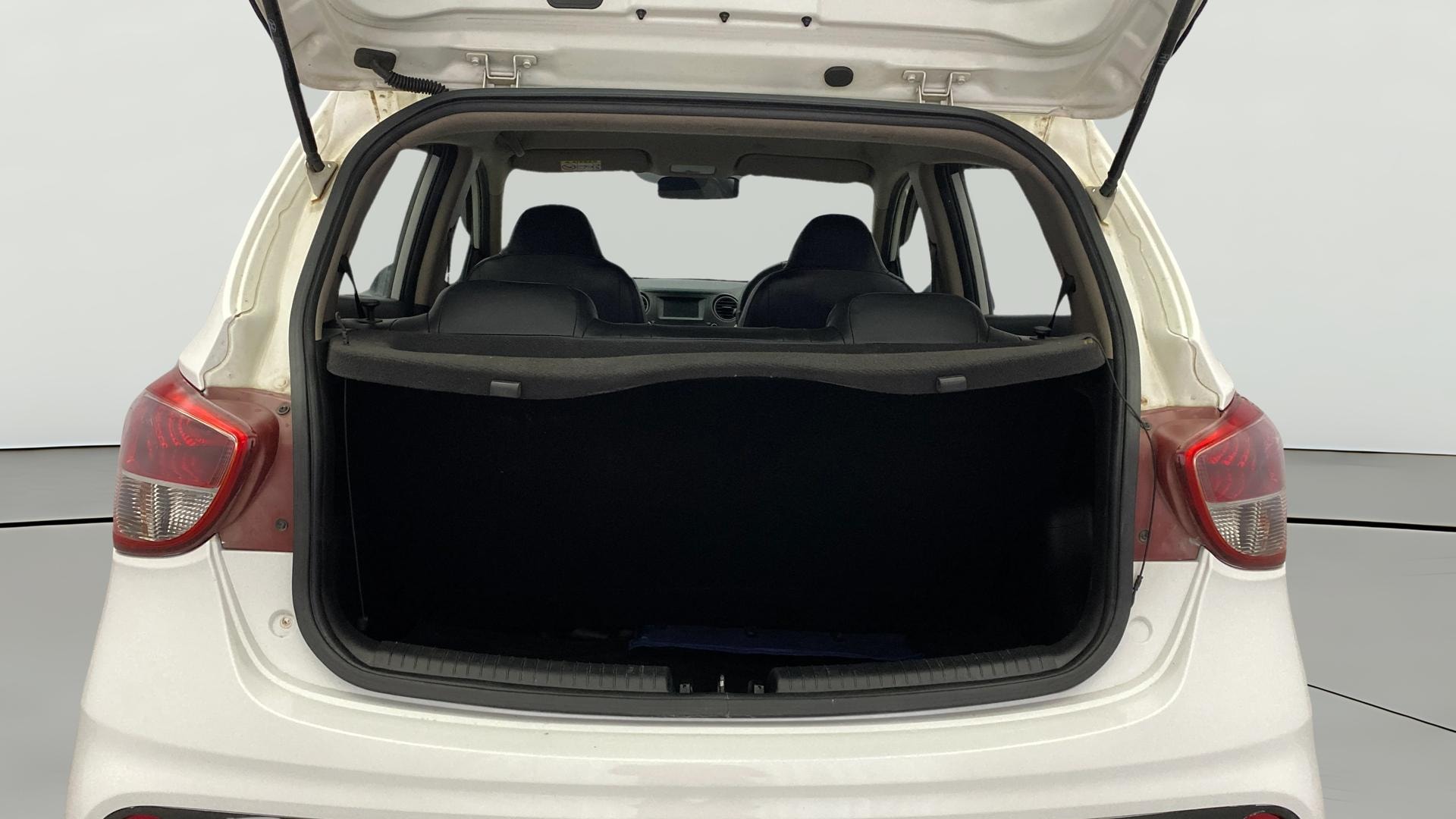 View 2017 Hyundai Grand i10 Sportz 1.2 Kappa Image 36 Used 2017 Hyundai Grand i10 Sportz 1.2 Kappa Image 36