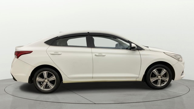 View Hyundai Verna Image 9 Used Hyundai Verna Image 9
