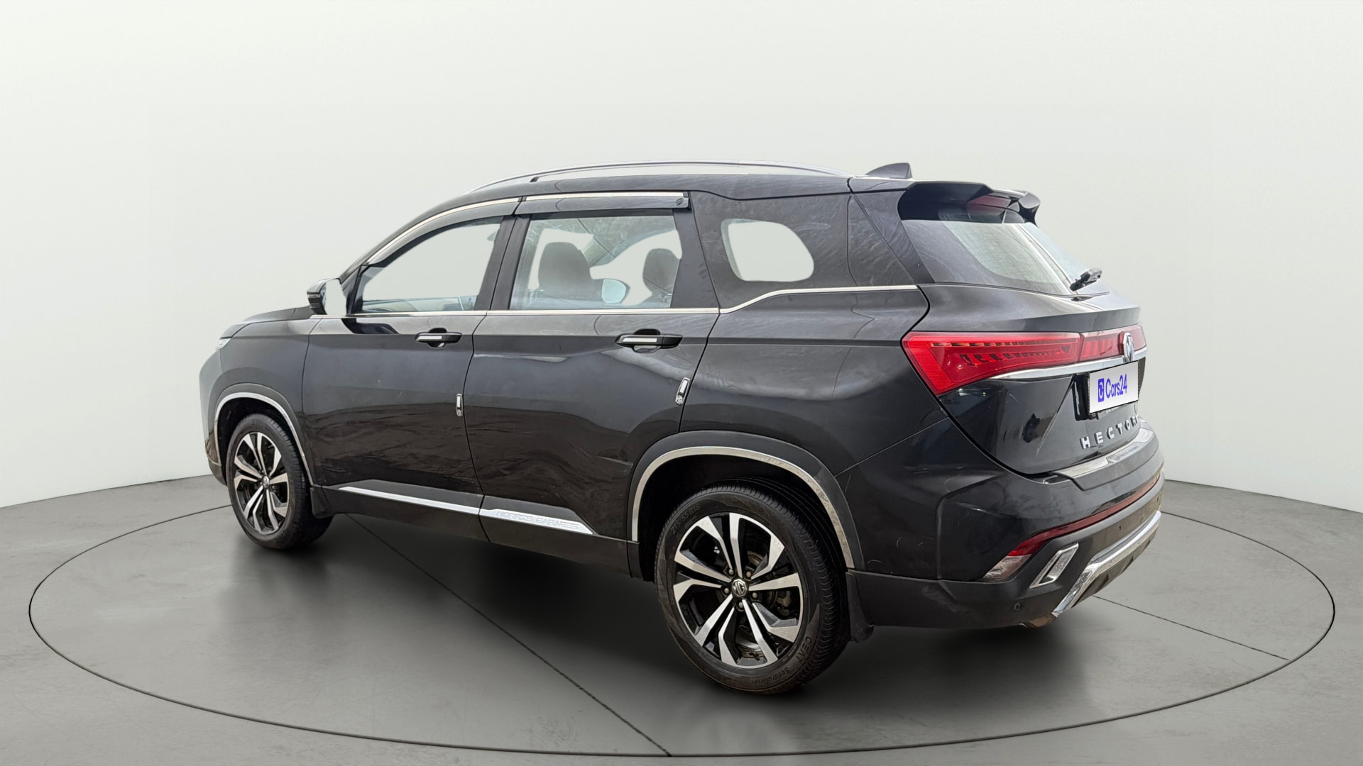 View 2023 MG Hector Plus Sharp Pro 7 Seater Diesel Image 2 Used 2023 MG Hector Plus Sharp Pro 7 Seater Diesel Image 2