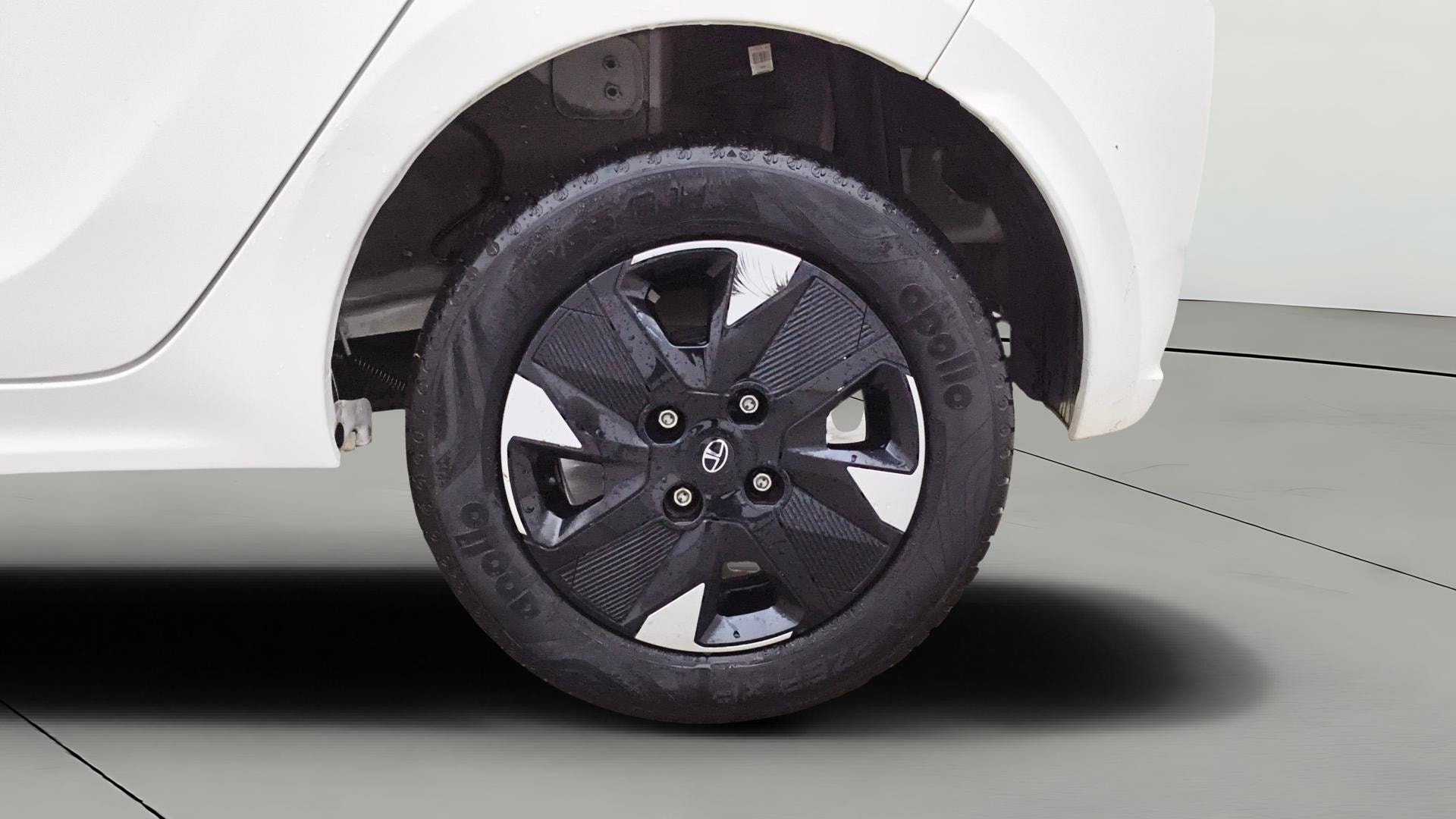 View 2025 Tata Tiago Revotorq XB Image 11 Used 2025 Tata Tiago Revotorq XB Image 11