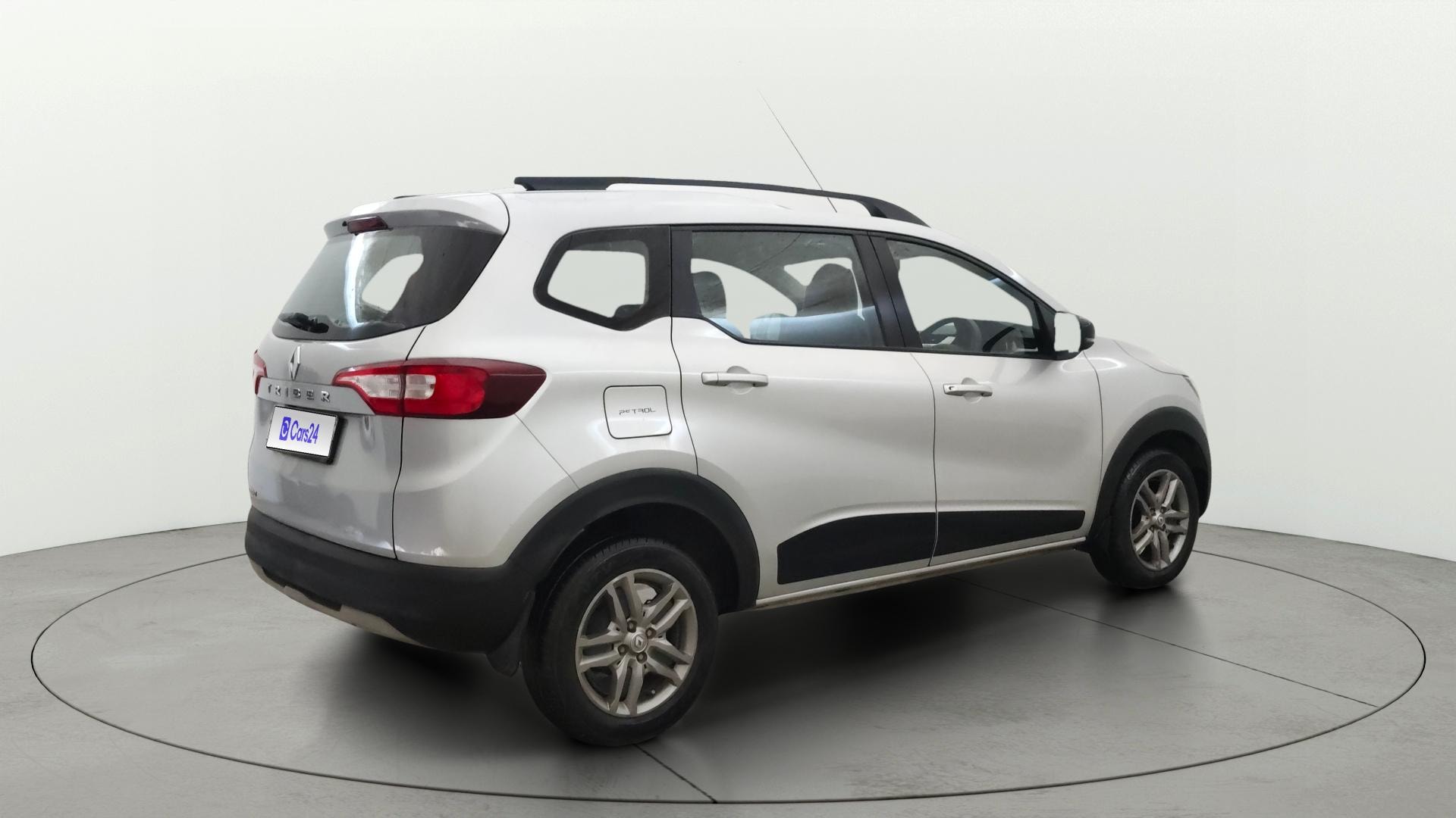 View 2022 Renault Triber RXZ Image 45 Used 2022 Renault Triber RXZ Image 45