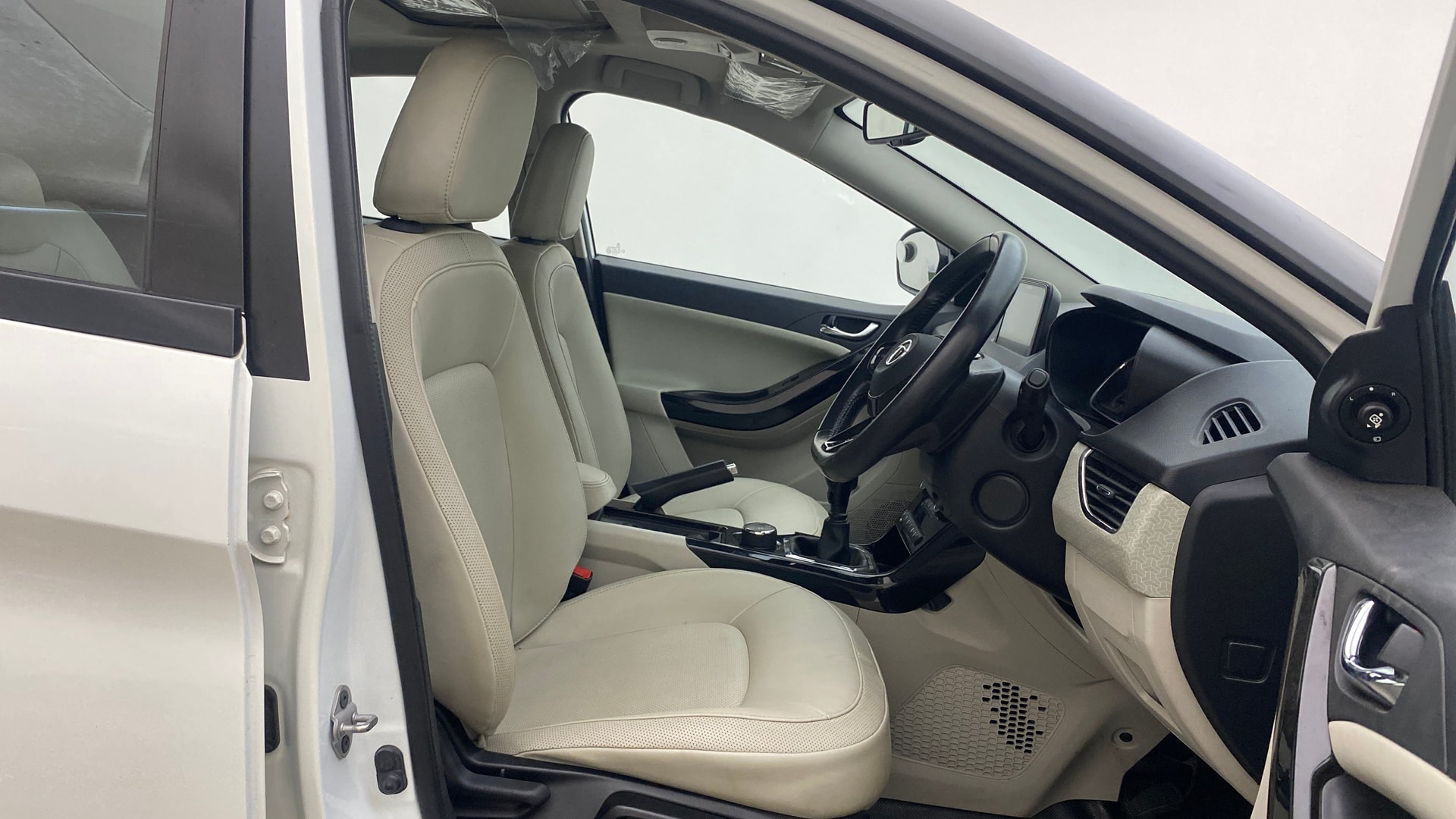 View 2023 Tata Nexon Revotron XZ Plus Luxs Jet Edition Image 27 Used 2023 Tata Nexon Revotron XZ Plus Luxs Jet Edition Image 27