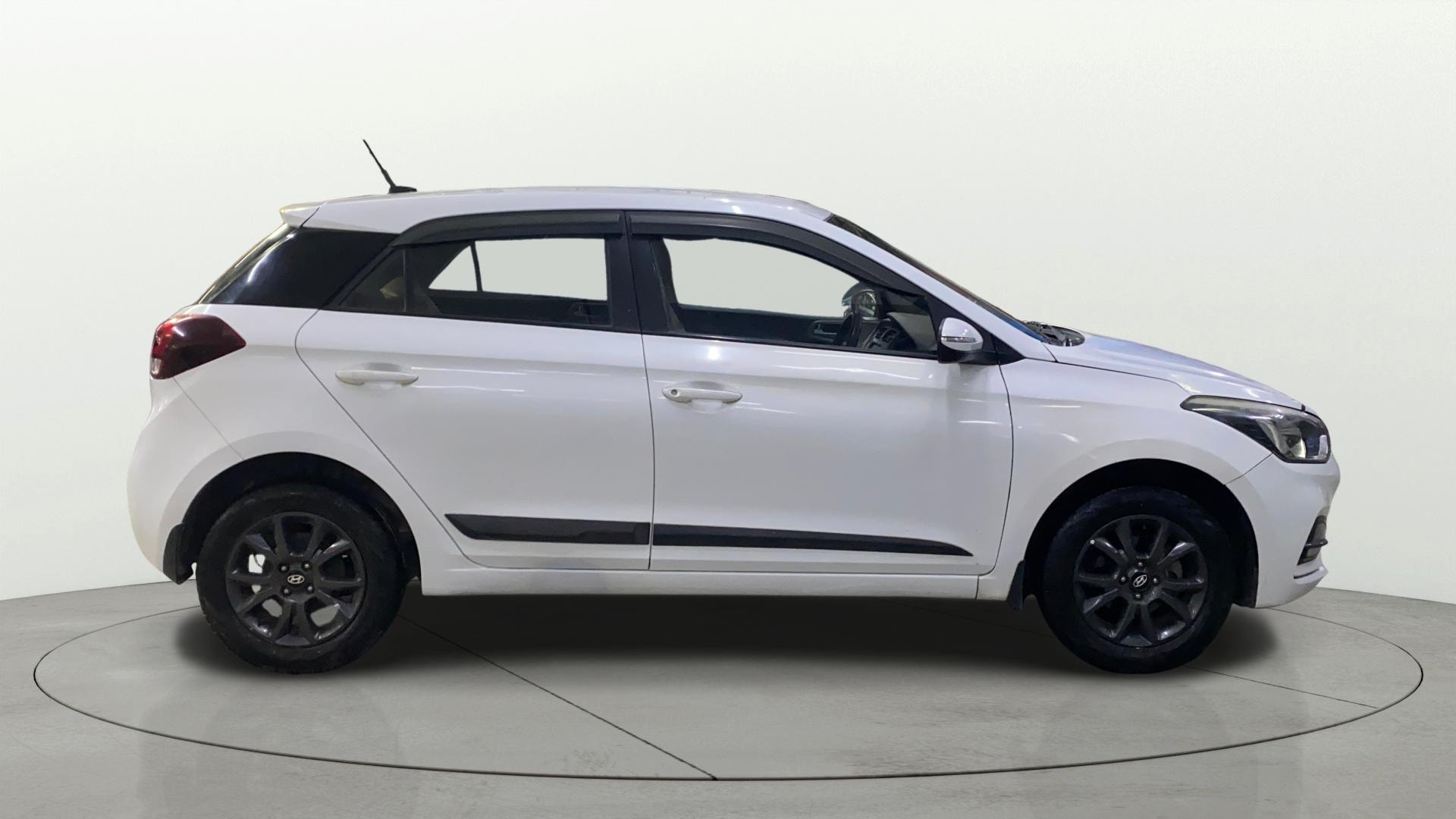 View 2020 Hyundai Elite i20 1.2 Sportz Plus Petrol Image 8 Used 2020 Hyundai Elite i20 1.2 Sportz Plus Petrol Image 8