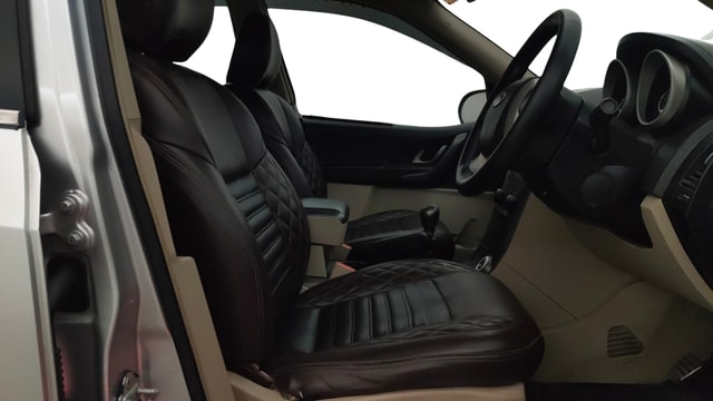 View Mahindra XUV500 Image 19 Used Mahindra XUV500 Image 19