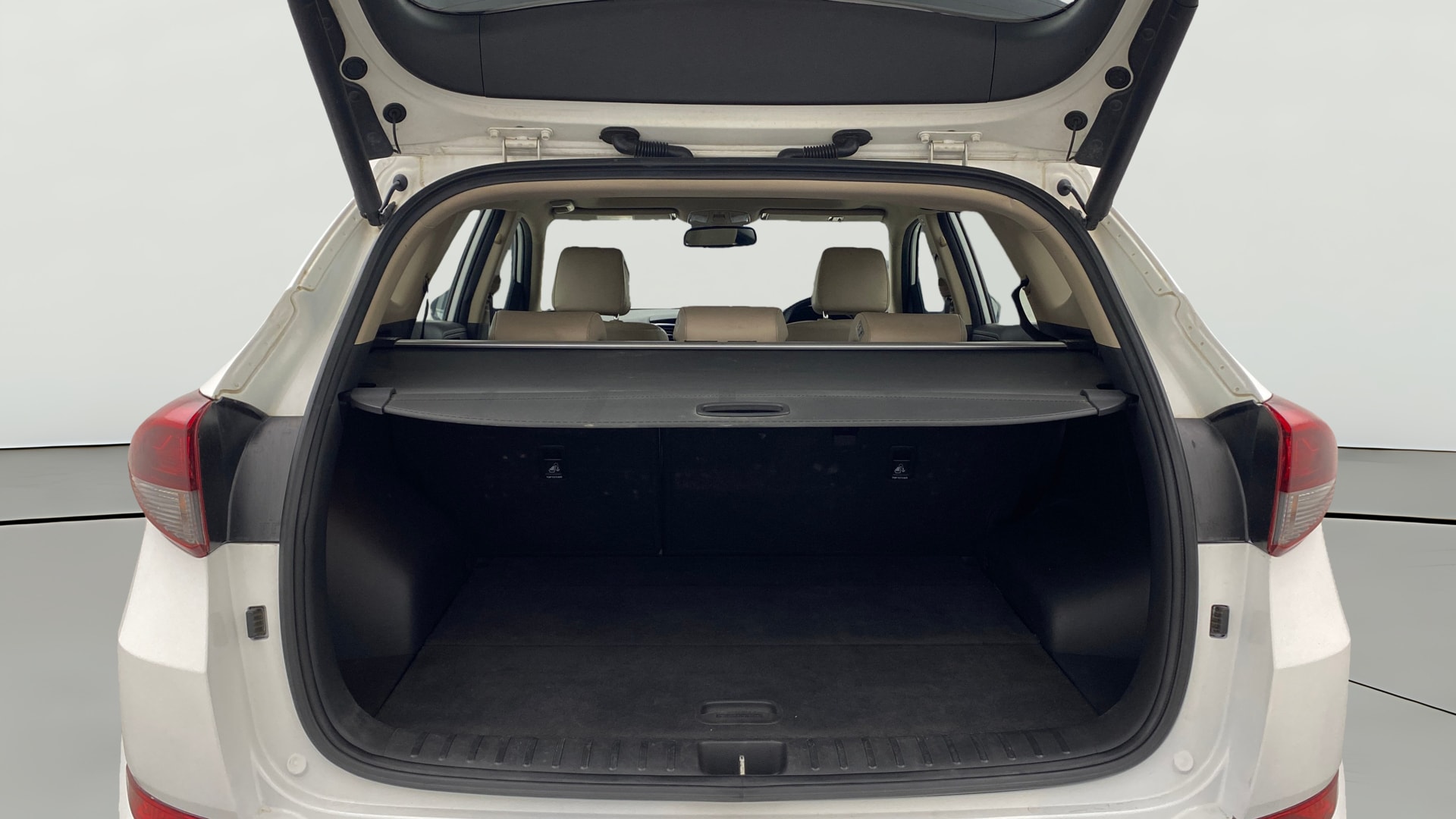 View 2019 Hyundai Tucson R 2.0 6-Speed Automatic GL BS IV Image 40 Used 2019 Hyundai Tucson R 2.0 6-Speed Automatic GL BS IV Image 40
