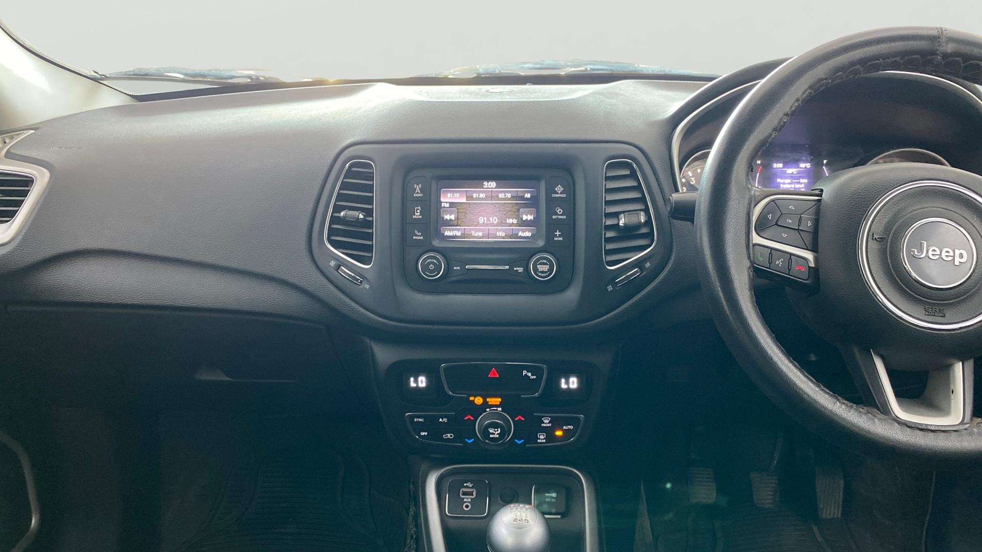 View 2019 Jeep Compass Sport Plus Petrol BS IV Image 17 Used 2019 Jeep Compass Sport Plus Petrol BS IV Image 17