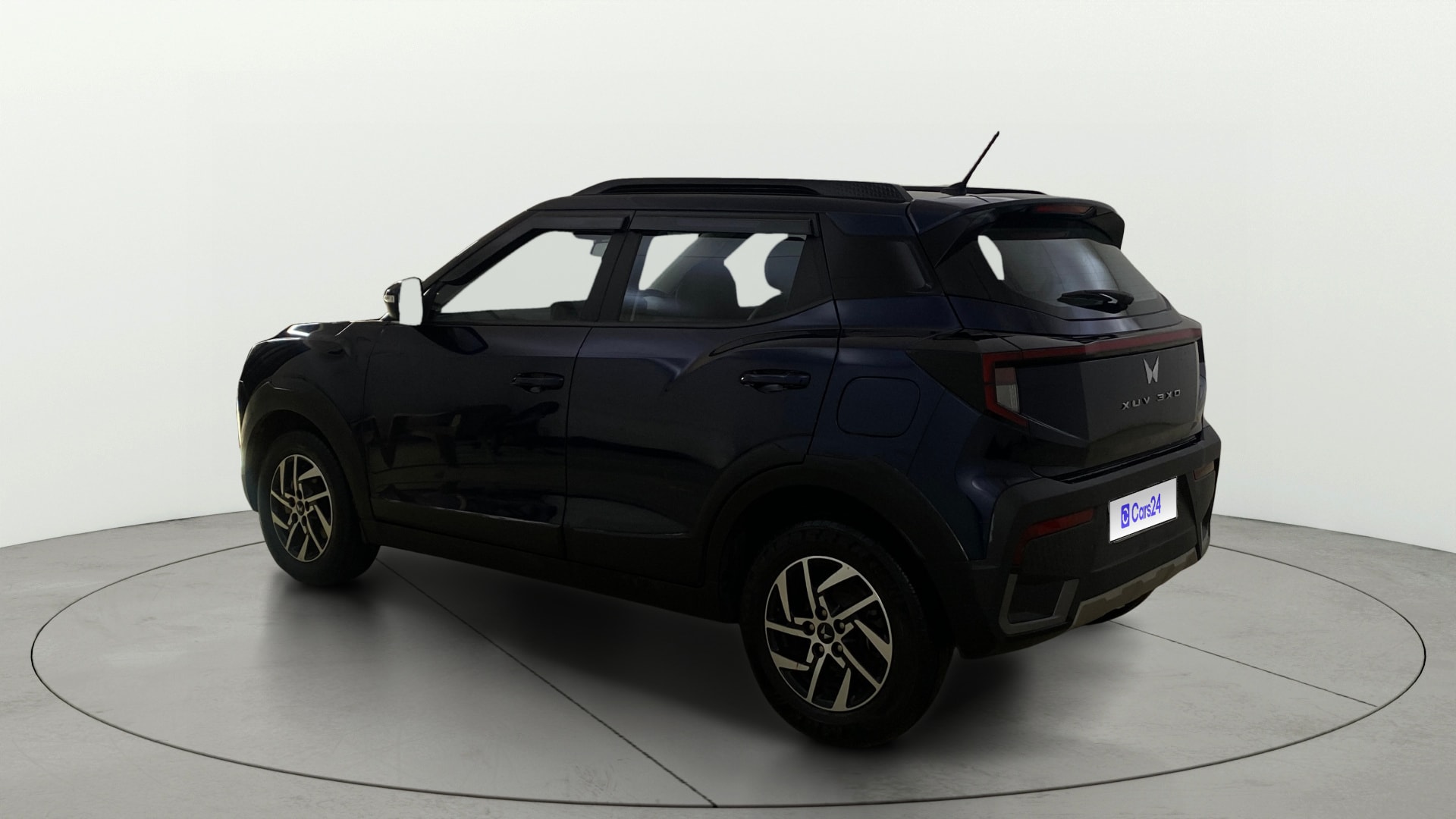 View 2024 Mahindra XUV 3XO AX5 1.5 Turbo Diesel Autoshift Plus Image 2 Used 2024 Mahindra XUV 3XO AX5 1.5 Turbo Diesel Autoshift Plus Image 2