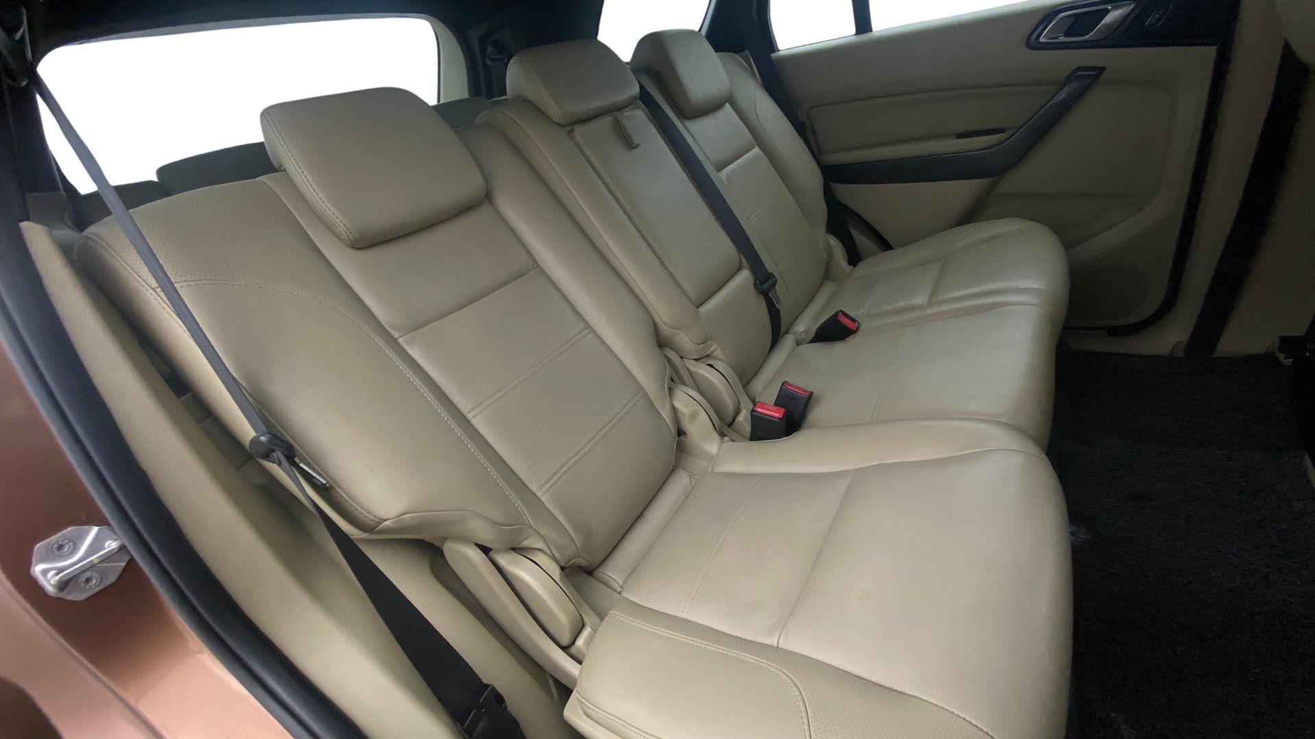 View 2017 Ford Endeavour 3.2L AWD AT Titanium Image 32 Used 2017 Ford Endeavour 3.2L AWD AT Titanium Image 32