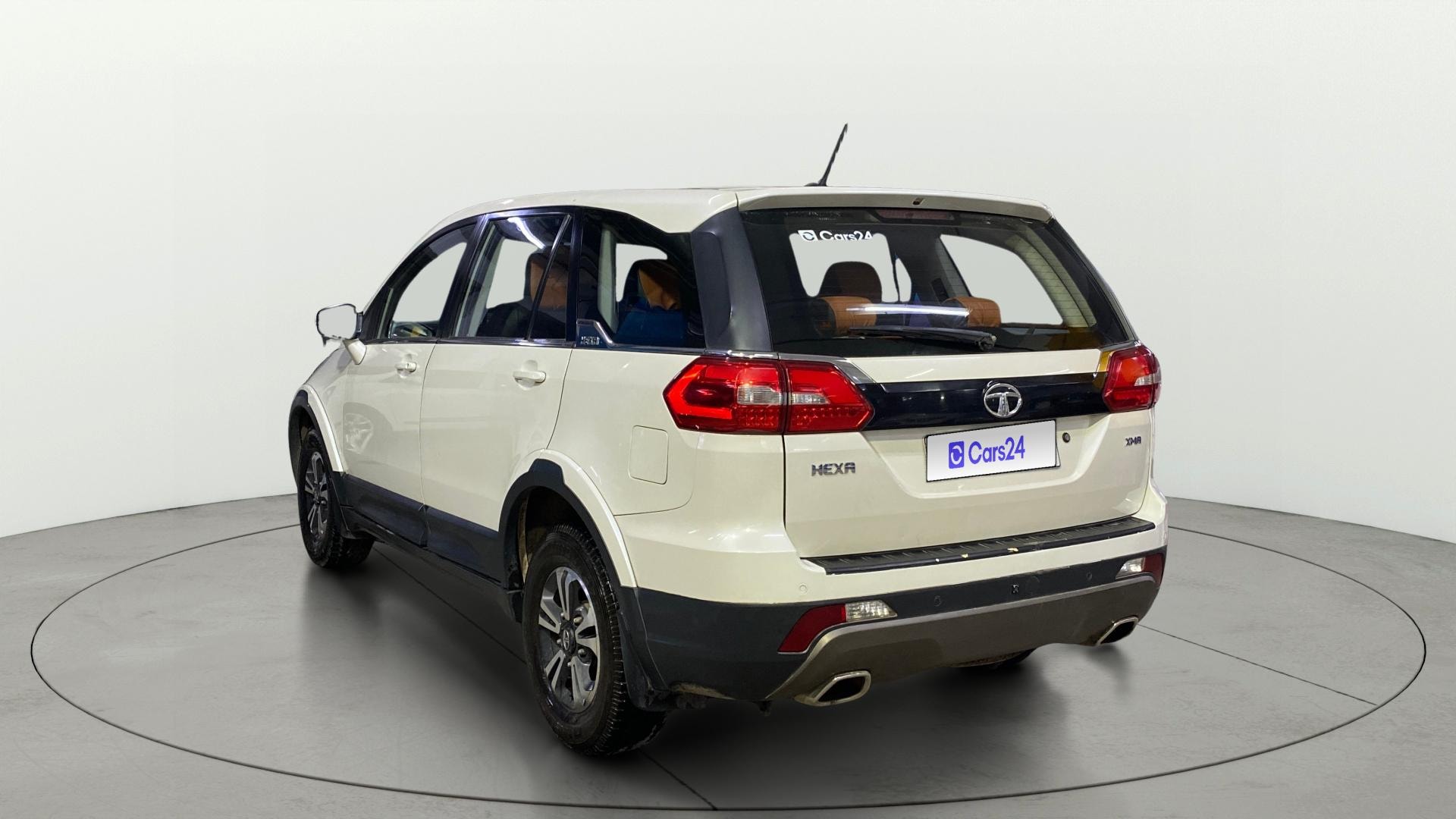 View 2017 Tata Hexa XMA 4X2 Image 2 Used 2017 Tata Hexa XMA 4X2 Image 2