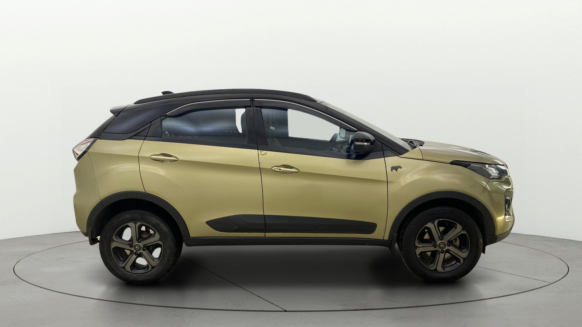 View 2022 Tata Nexon Revotorq Kaziranga XZA Plus AMT Image 9 Used 2022 Tata Nexon Revotorq Kaziranga XZA Plus AMT Image 9