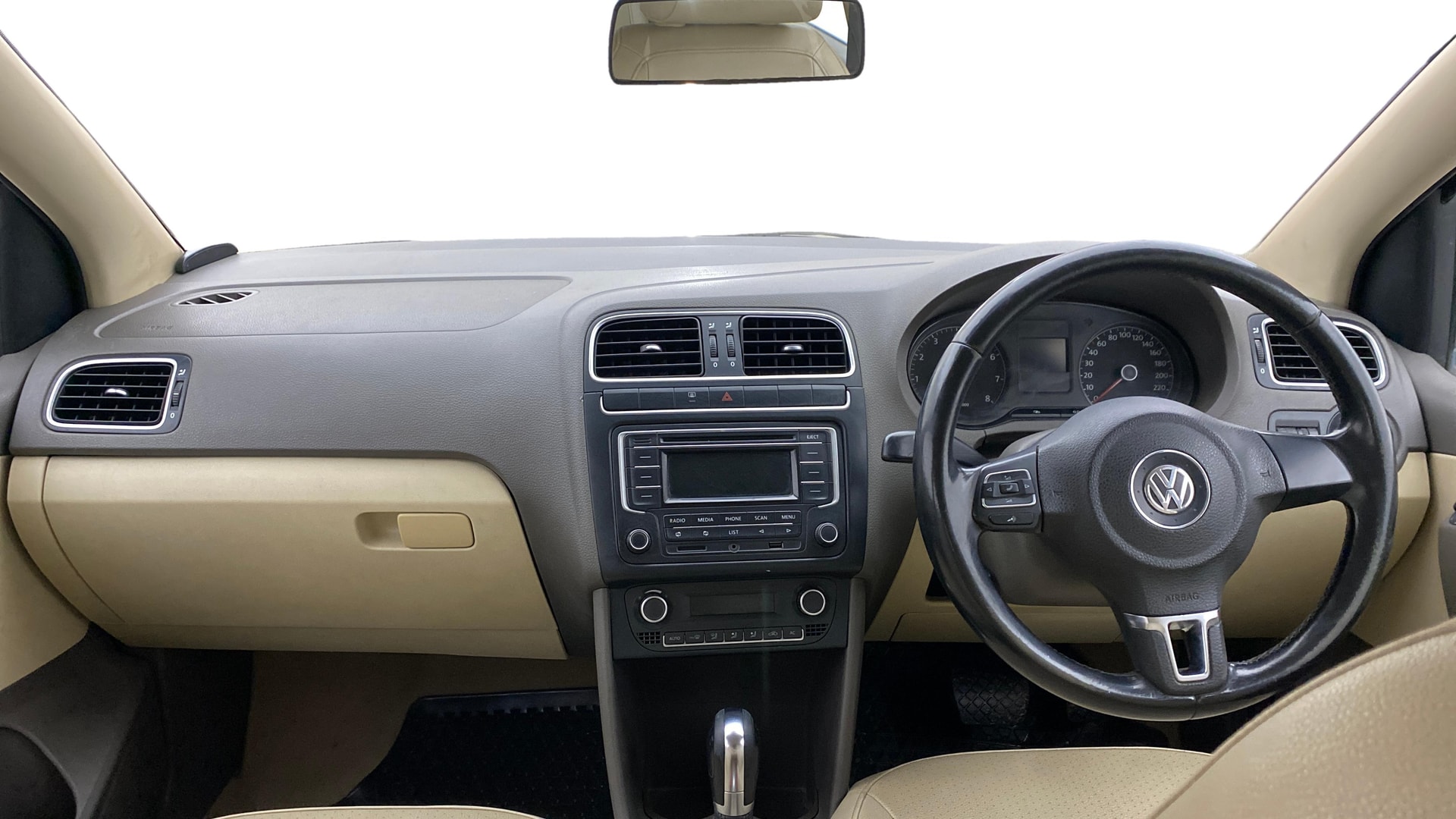 View 2013 Volkswagen Vento DSG Image 28 Used 2013 Volkswagen Vento DSG Image 28