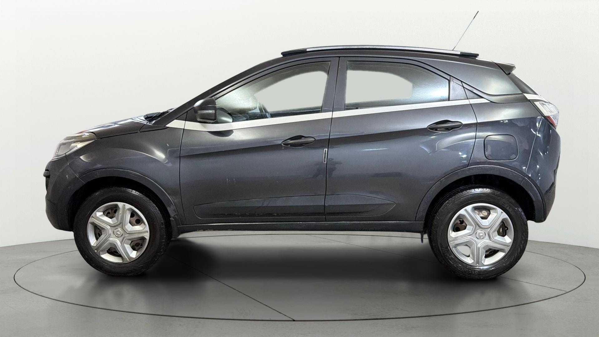 View 2020 Tata Nexon Revotron XM Image 5 Used 2020 Tata Nexon Revotron XM Image 5
