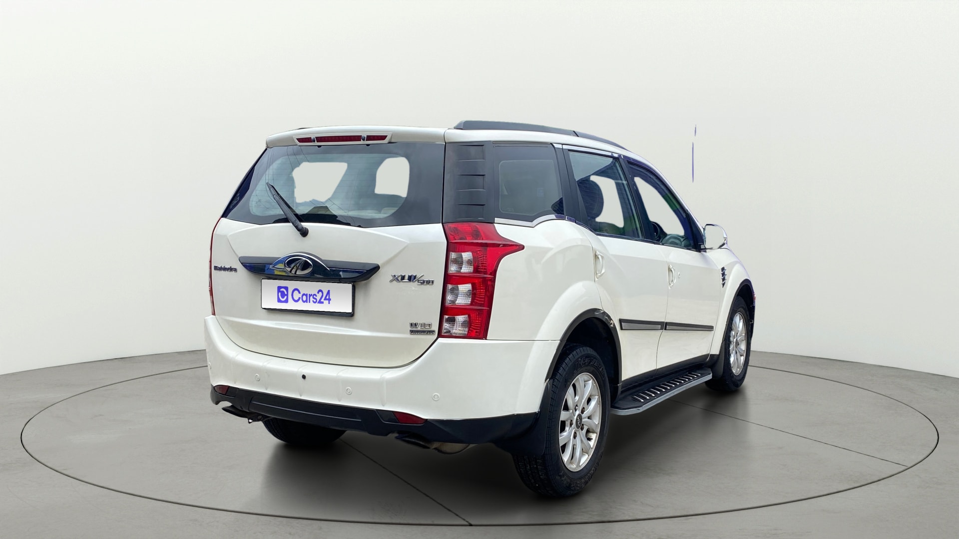View 2017 Mahindra XUV500 W10 FWD AT Image 46 Used 2017 Mahindra XUV500 W10 FWD AT Image 46