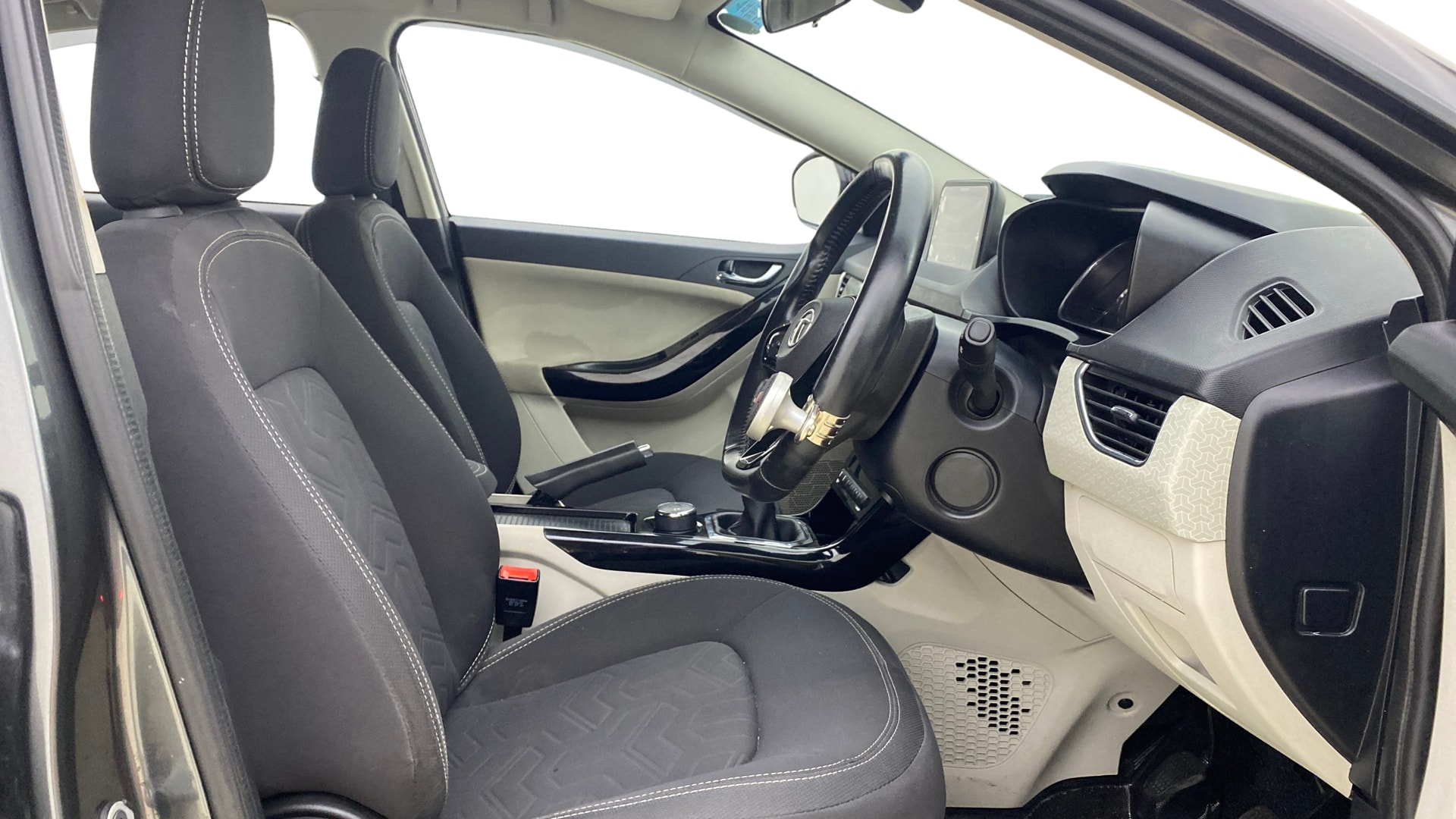 View 2021 Tata Nexon Revotron XE Image 18 Used 2021 Tata Nexon Revotron XE Image 18