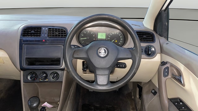 View Skoda Rapid Image 34 Used Skoda Rapid Image 34