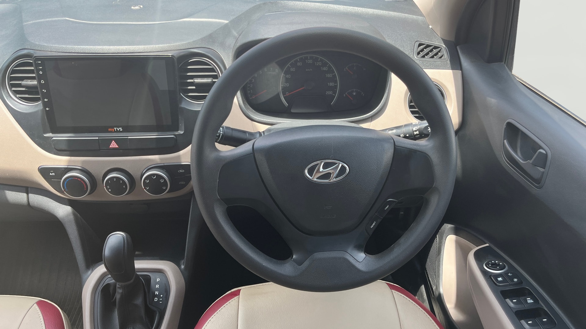 View 2016 Hyundai Grand i10 1.2 Magna Petrol AT Image 12 Used 2016 Hyundai Grand i10 1.2 Magna Petrol AT Image 12