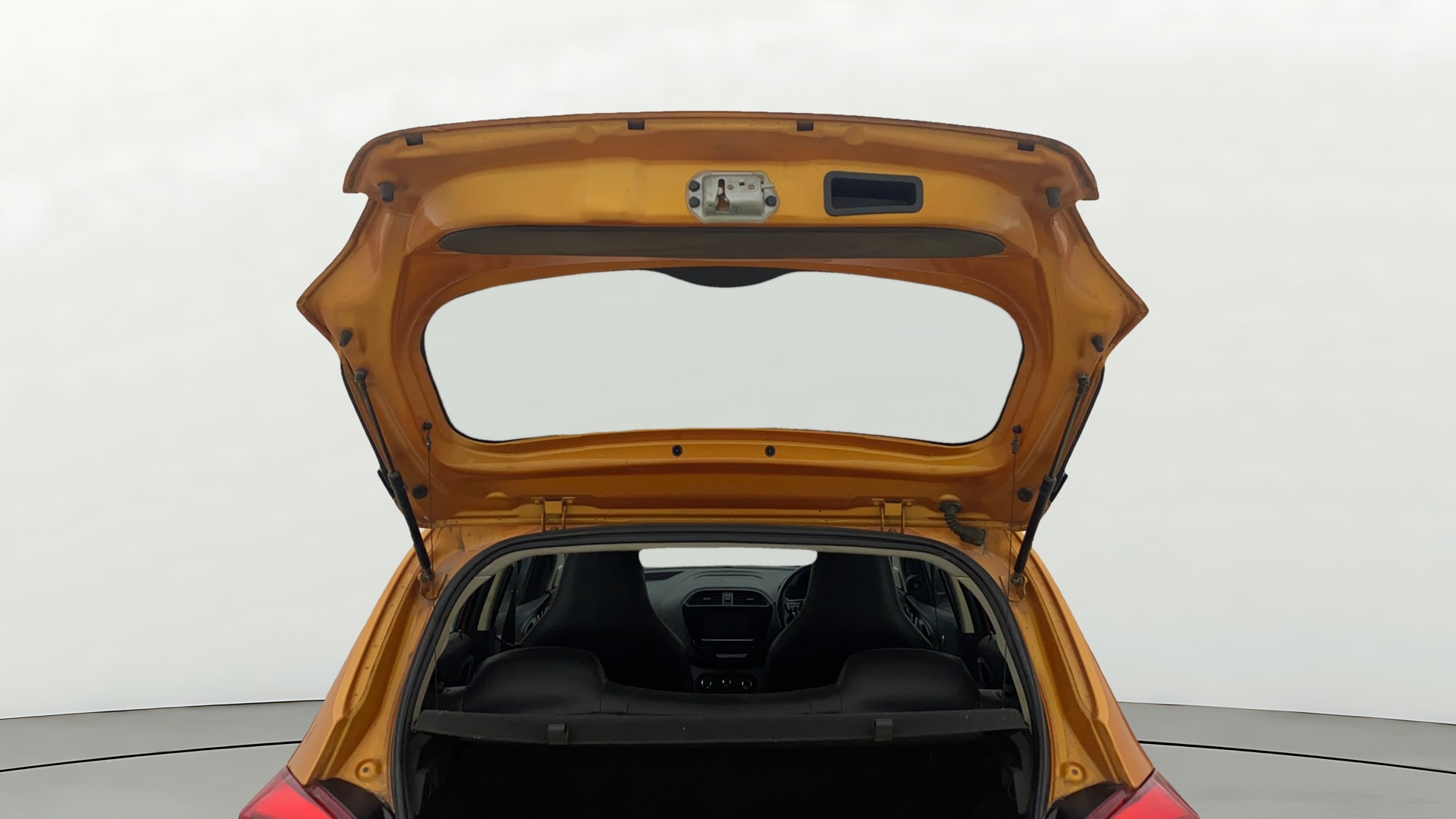 View 2016 Tata Tiago Revotorq XB Image 16 Used 2016 Tata Tiago Revotorq XB Image 16