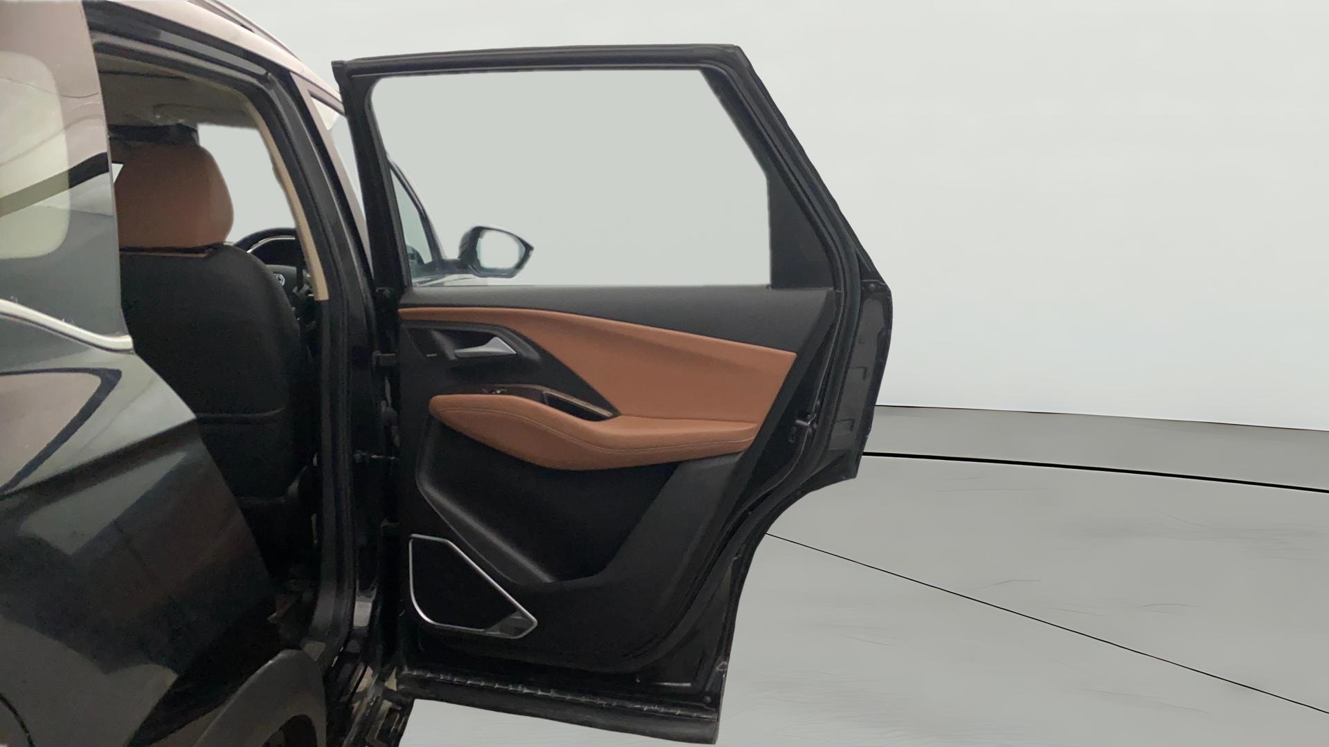 View 2023 MG Hector Plus Savvy Pro 7 Seater CVT Petrol Image 6 Used 2023 MG Hector Plus Savvy Pro 7 Seater CVT Petrol Image 6