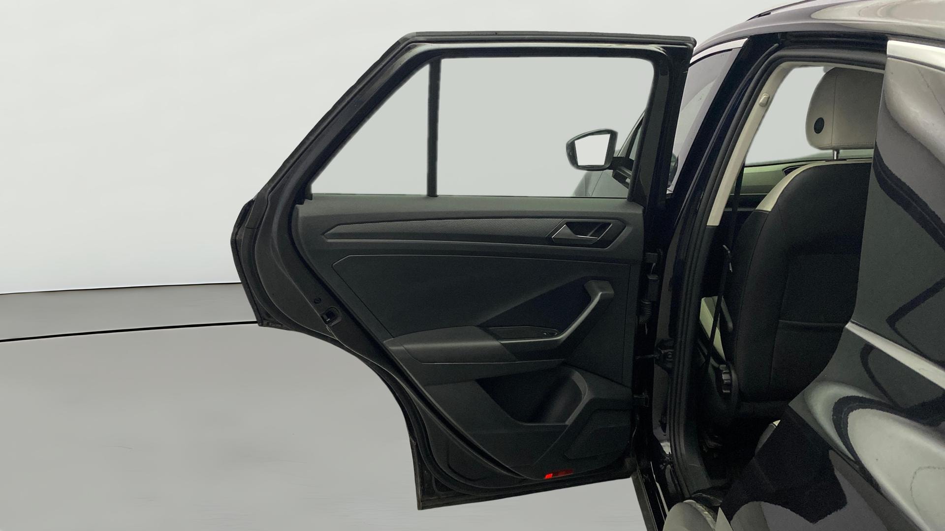 View 2021 Volkswagen T-Roc 1.5 TSI Image 22 Used 2021 Volkswagen T-Roc 1.5 TSI Image 22