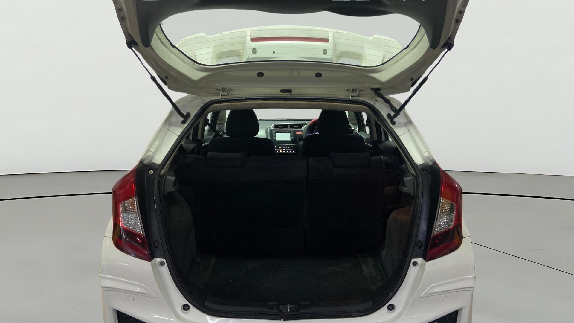 View 2015 Honda Jazz E MT Diesel Image 37 Used 2015 Honda Jazz E MT Diesel Image 37