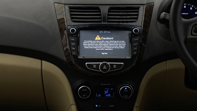 View Hyundai Fluidic Verna Image 17 Used Hyundai Fluidic Verna Image 17