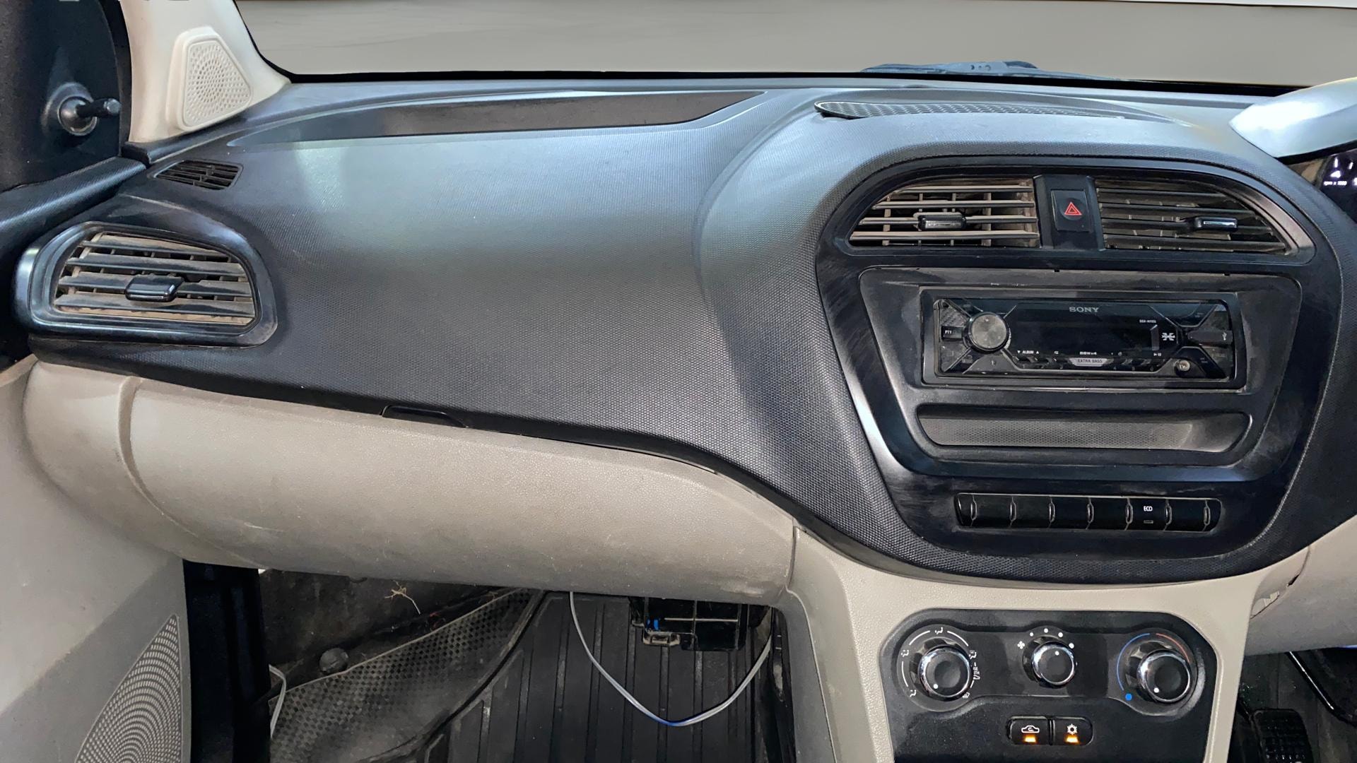 View 2018 Tata Tiago Revotorq XB Image 17 Used 2018 Tata Tiago Revotorq XB Image 17
