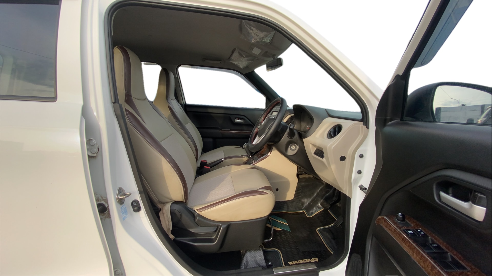 View 2020 Maruti Suzuki 1000 Base Variant Image 25 Used 2020 Maruti Suzuki 1000 Base Variant Image 25