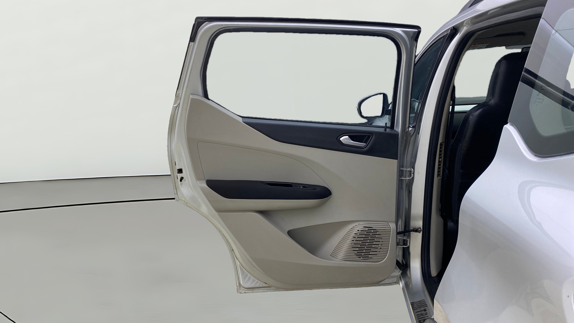 View 2020 Renault Triber RXZ Image 22 Used 2020 Renault Triber RXZ Image 22