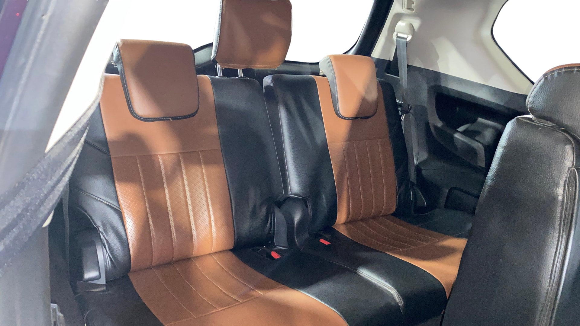 View 2018 Toyota Innova Crysta 2.4 GX MT 8-Seater BS IV Image 13 Used 2018 Toyota Innova Crysta 2.4 GX MT 8-Seater BS IV Image 13