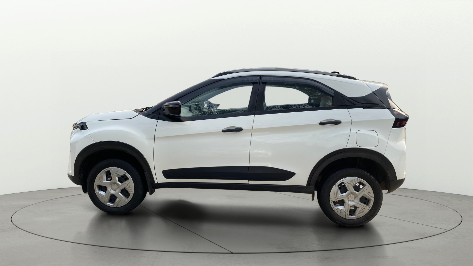 View 2024 Tata Nexon Revotron XE Image 28 Used 2024 Tata Nexon Revotron XE Image 28