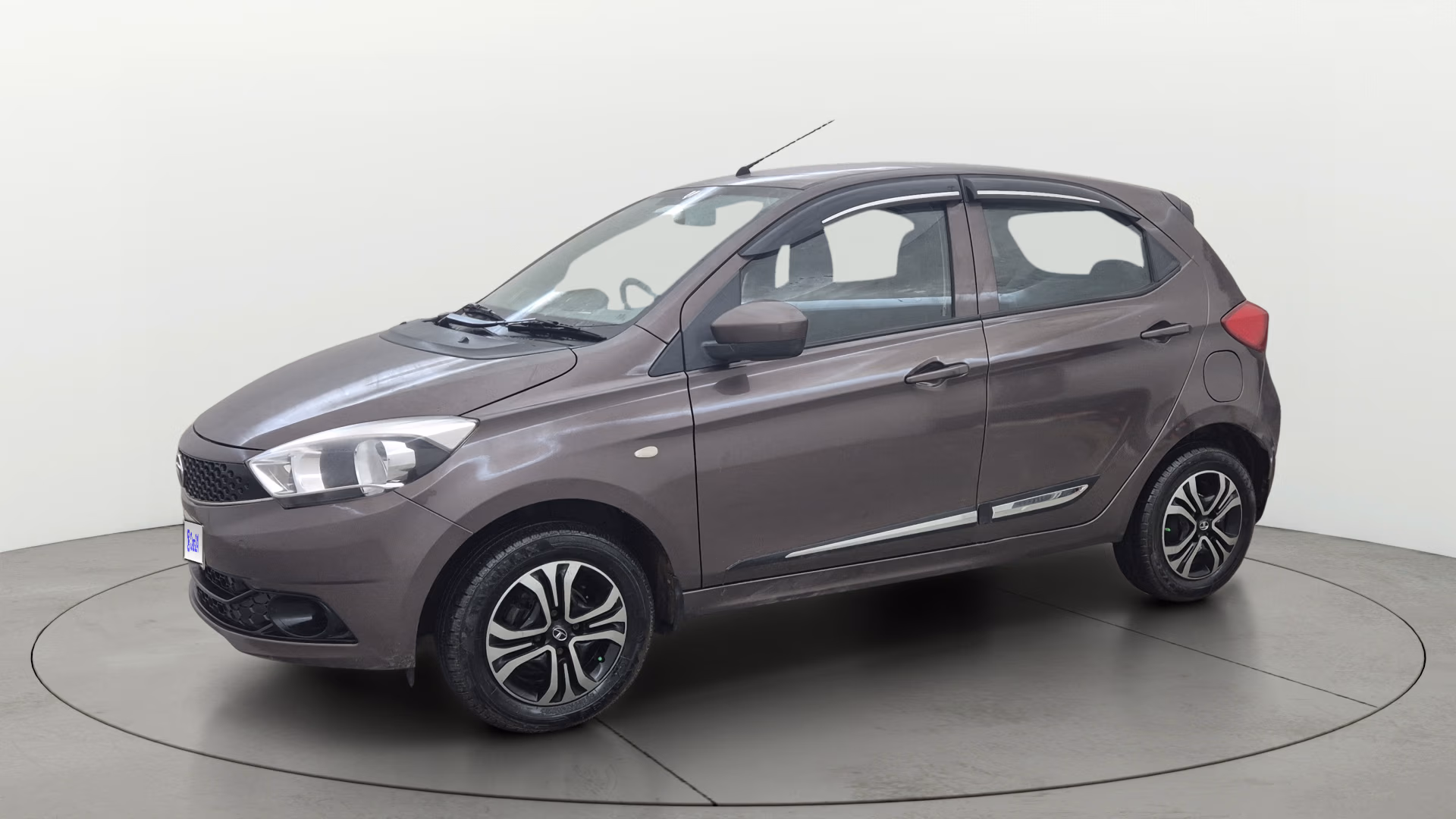 View 2019 Tata Tiago Revotorq XB Image 34 Used 2019 Tata Tiago Revotorq XB Image 34