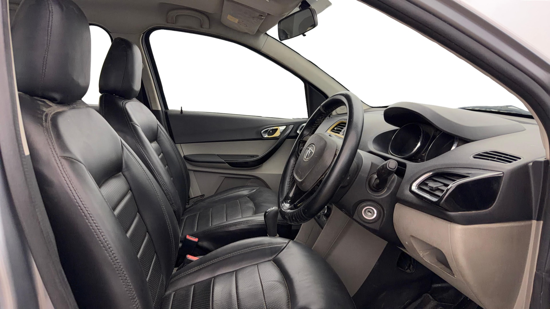 View 2018 Tata Tiago Revotorq XB Image 26 Used 2018 Tata Tiago Revotorq XB Image 26