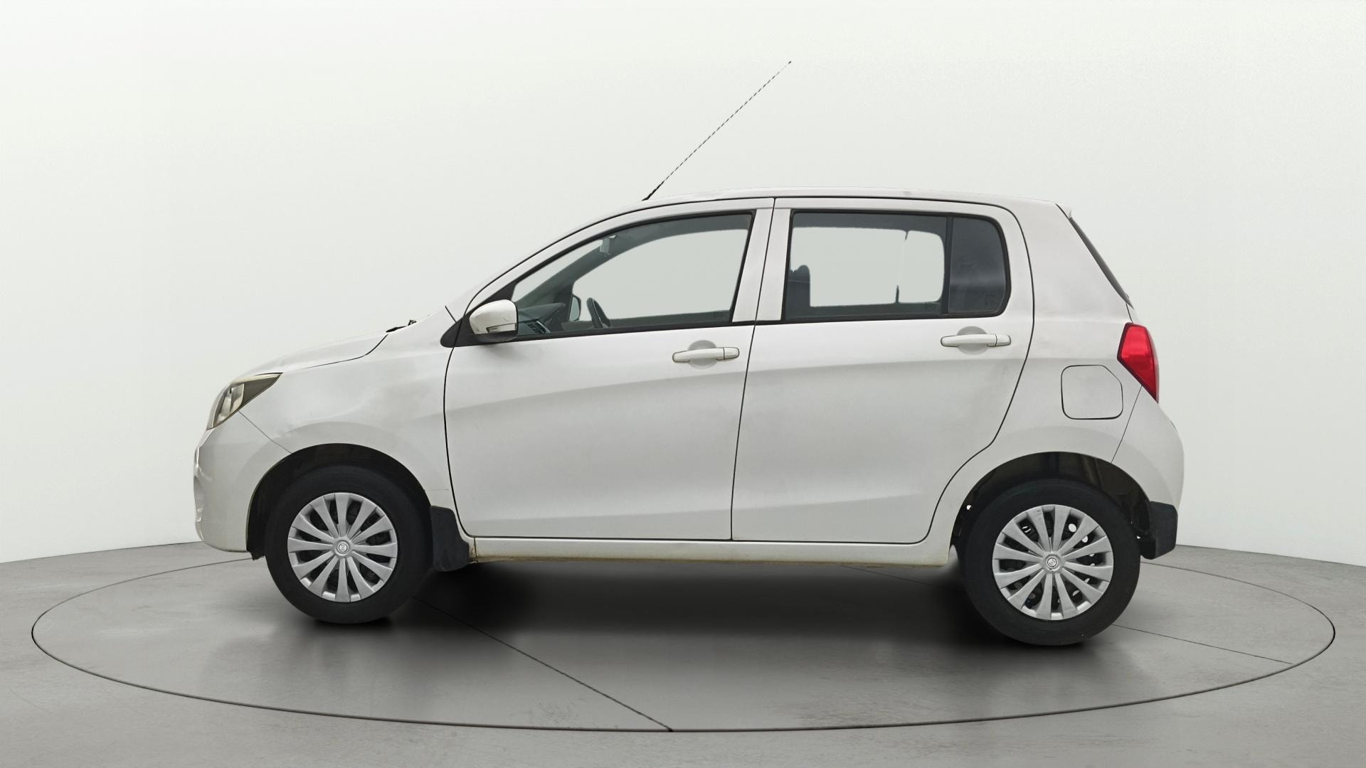 View 2017 Maruti Suzuki 1000 Base Variant Image 5 Used 2017 Maruti Suzuki 1000 Base Variant Image 5