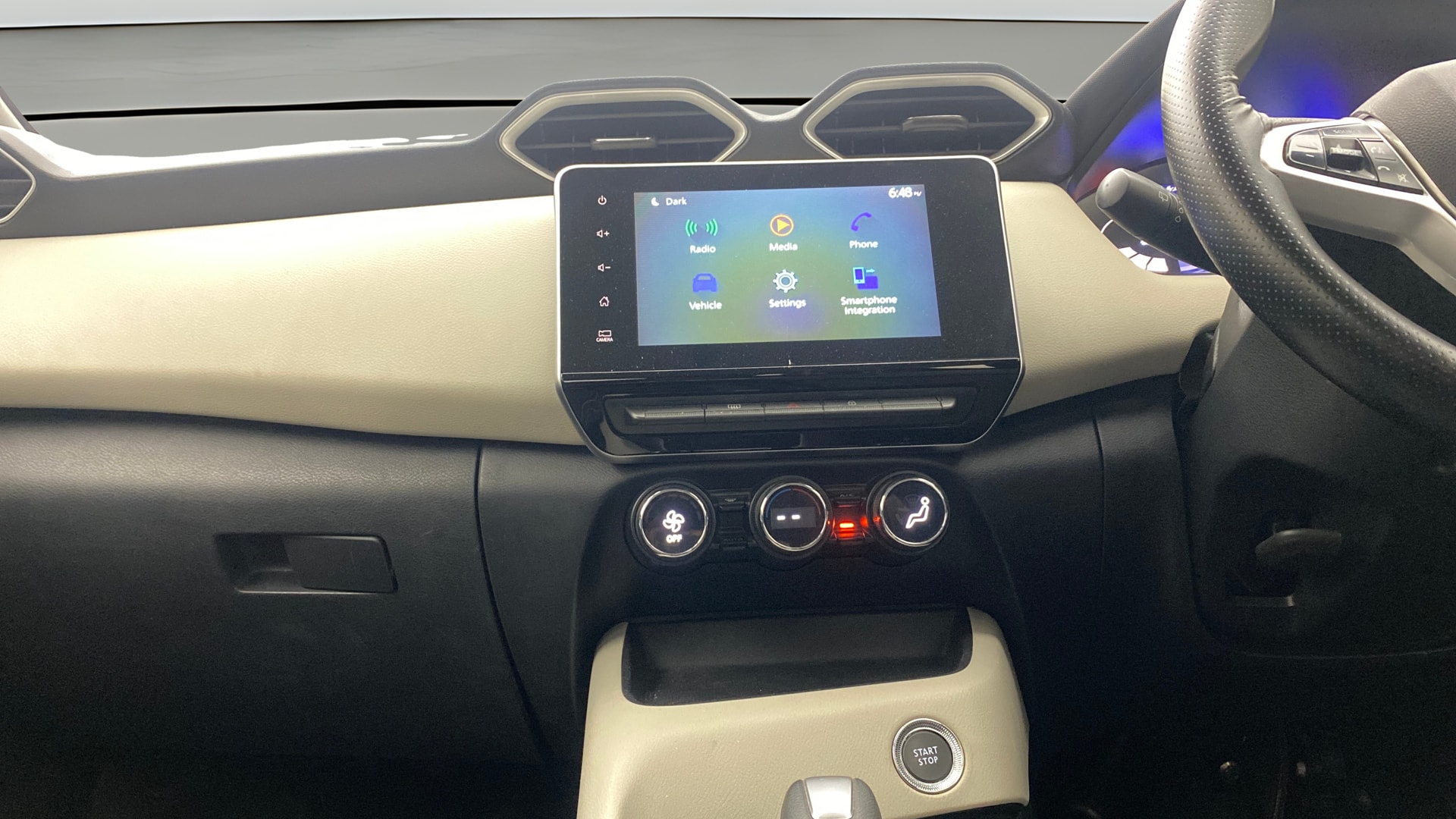 Used 2022 Nissan Magnite Used 2022 Nissan Magnite