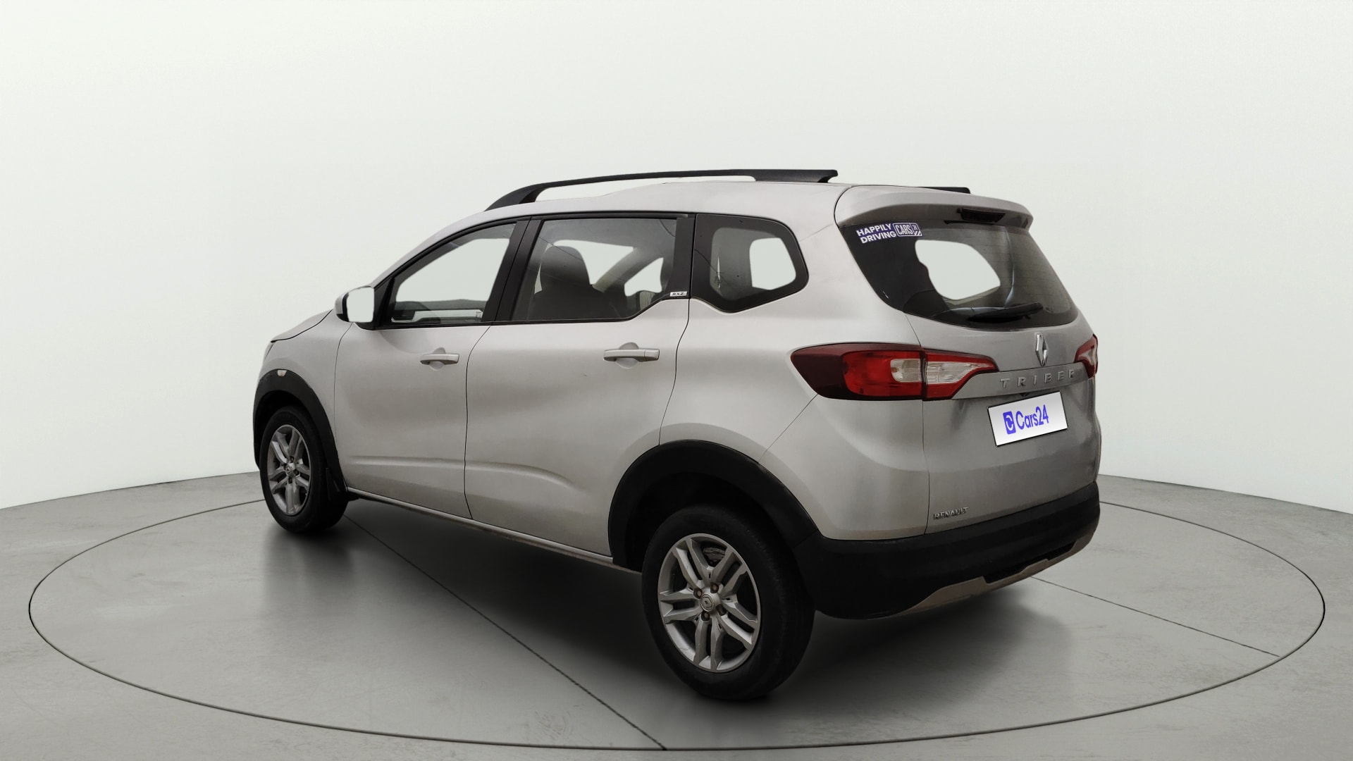 View 2021 Renault Triber RXZ Image 2 Used 2021 Renault Triber RXZ Image 2