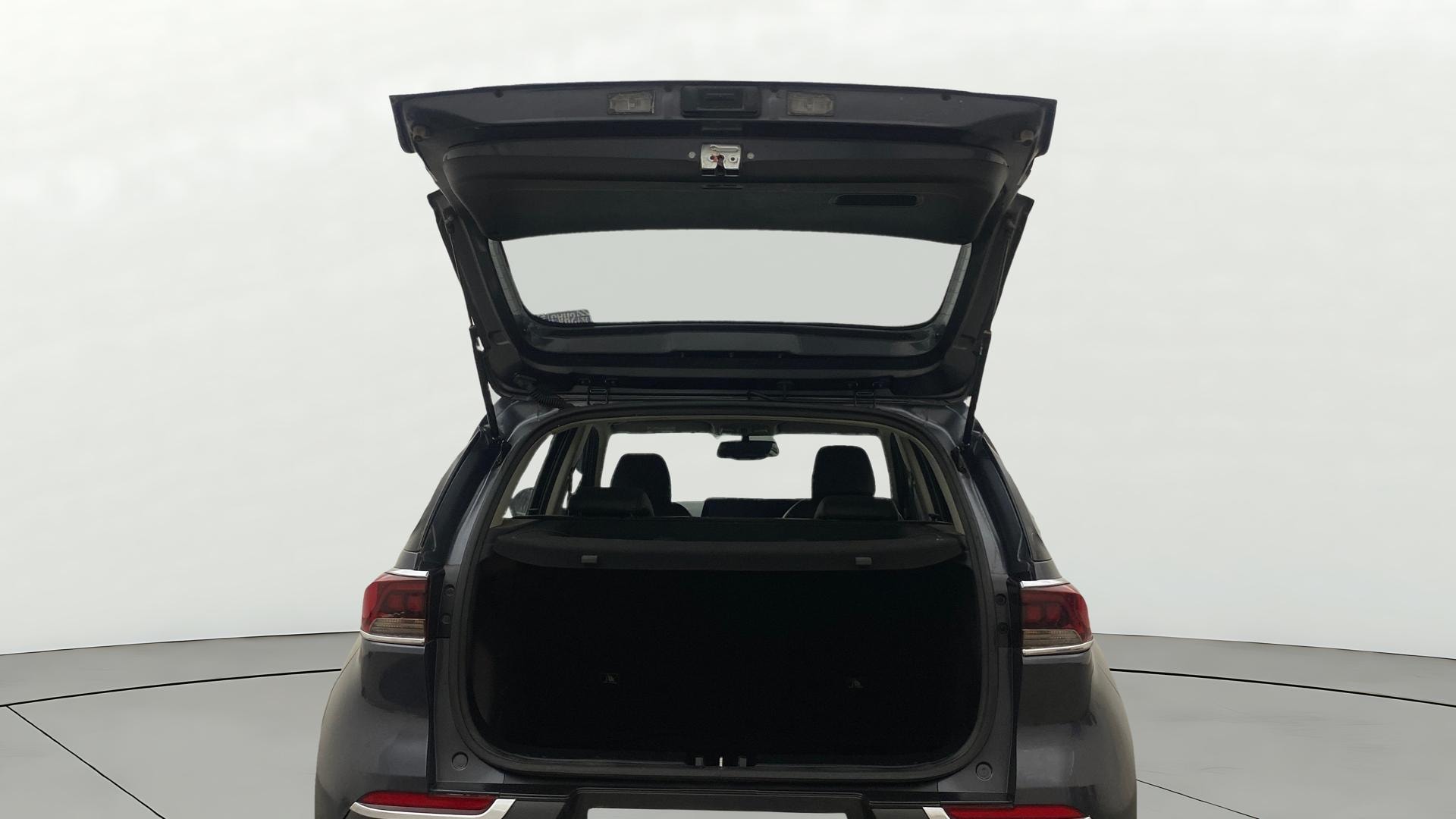 View 2022 Kia Sonet GTX Plus DCT Petrol Image 17 Used 2022 Kia Sonet GTX Plus DCT Petrol Image 17