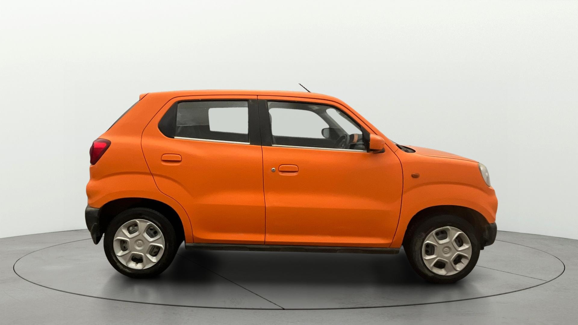 View 2020 Maruti Suzuki 1000 Base Variant Image 8 Used 2020 Maruti Suzuki 1000 Base Variant Image 8