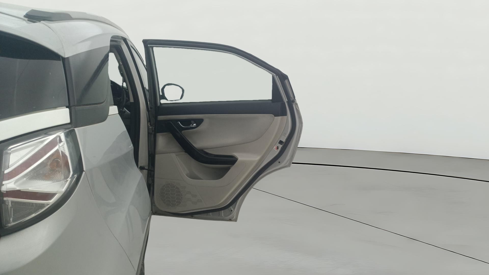 View 2021 Tata Nexon Revotron XE Image 6 Used 2021 Tata Nexon Revotron XE Image 6