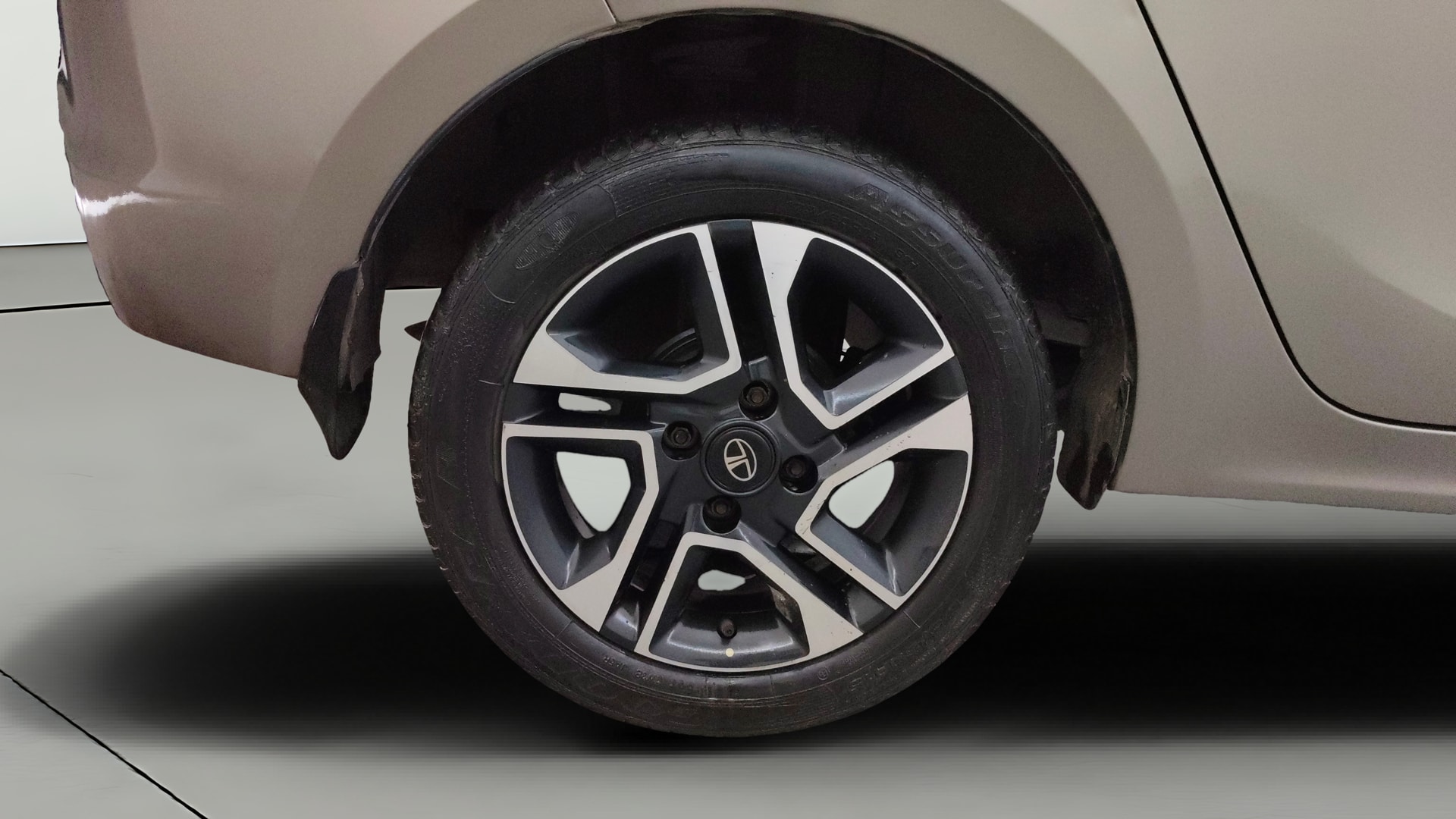 View 2019 Tata Tigor XE Diesel Image 24 Used 2019 Tata Tigor XE Diesel Image 24